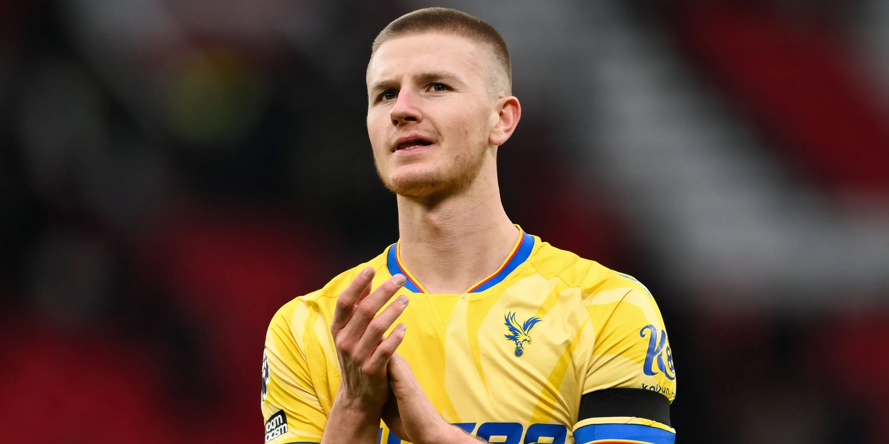 Adam Wharton cảm ơn người hâm mộ Crystal Palace sau một trận đấu