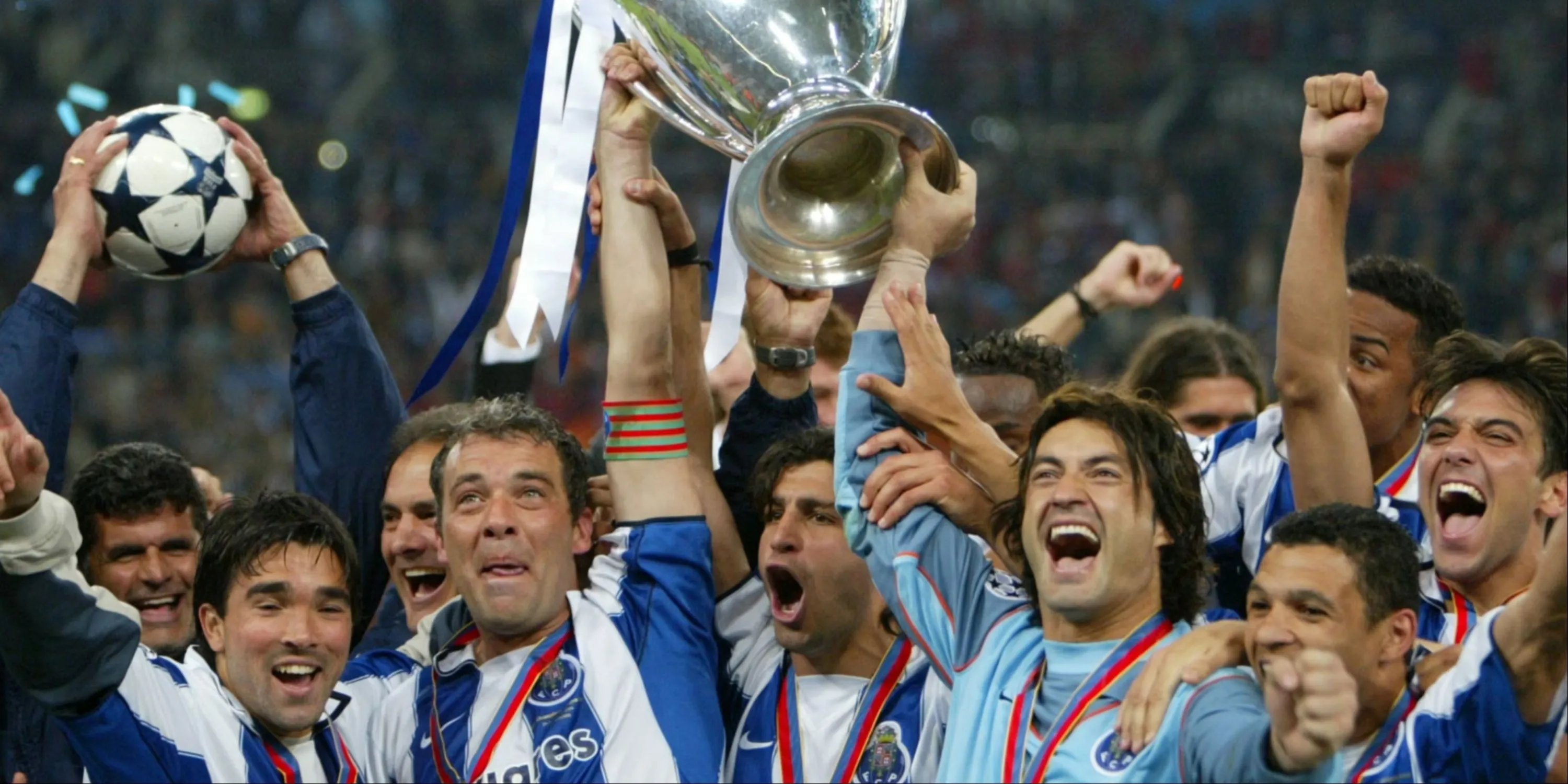 Các cầu thủ FC Porto ăn mừng chức vô địch Champions League lịch sử