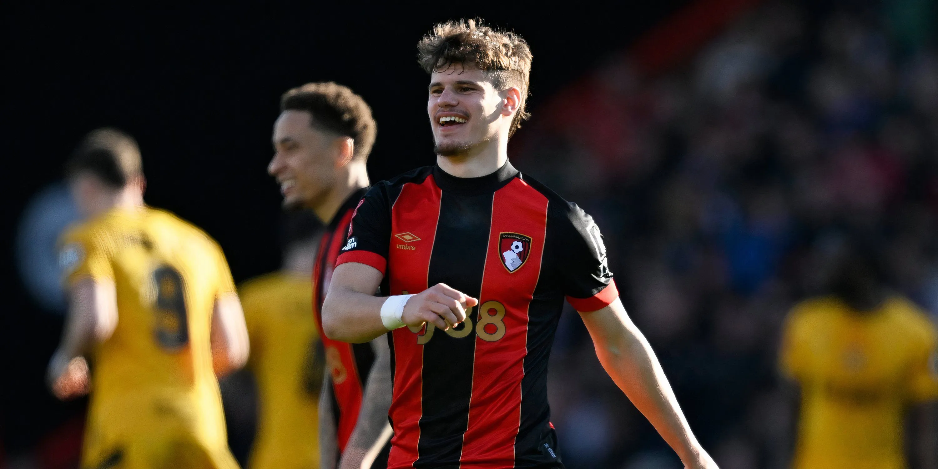 Hậu vệ trái Milos Kerkez trong màu áo Bournemouth tại Ngoại hạng Anh