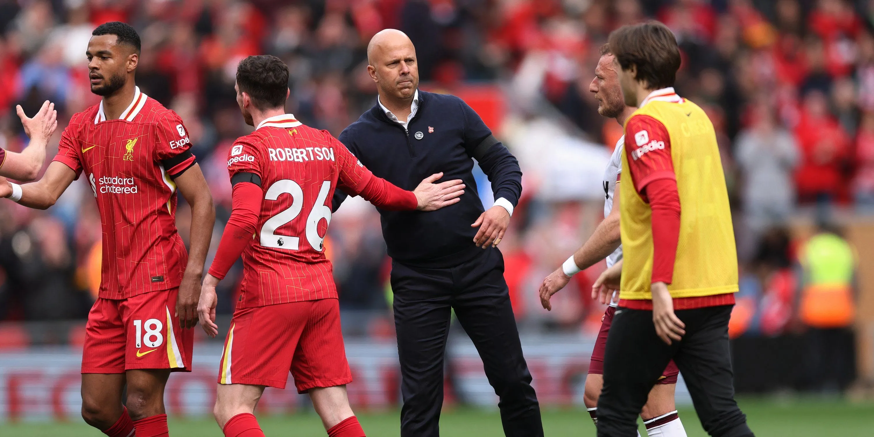HLV Liverpool Arne Slot đang lên kế hoạch chuyển nhượng