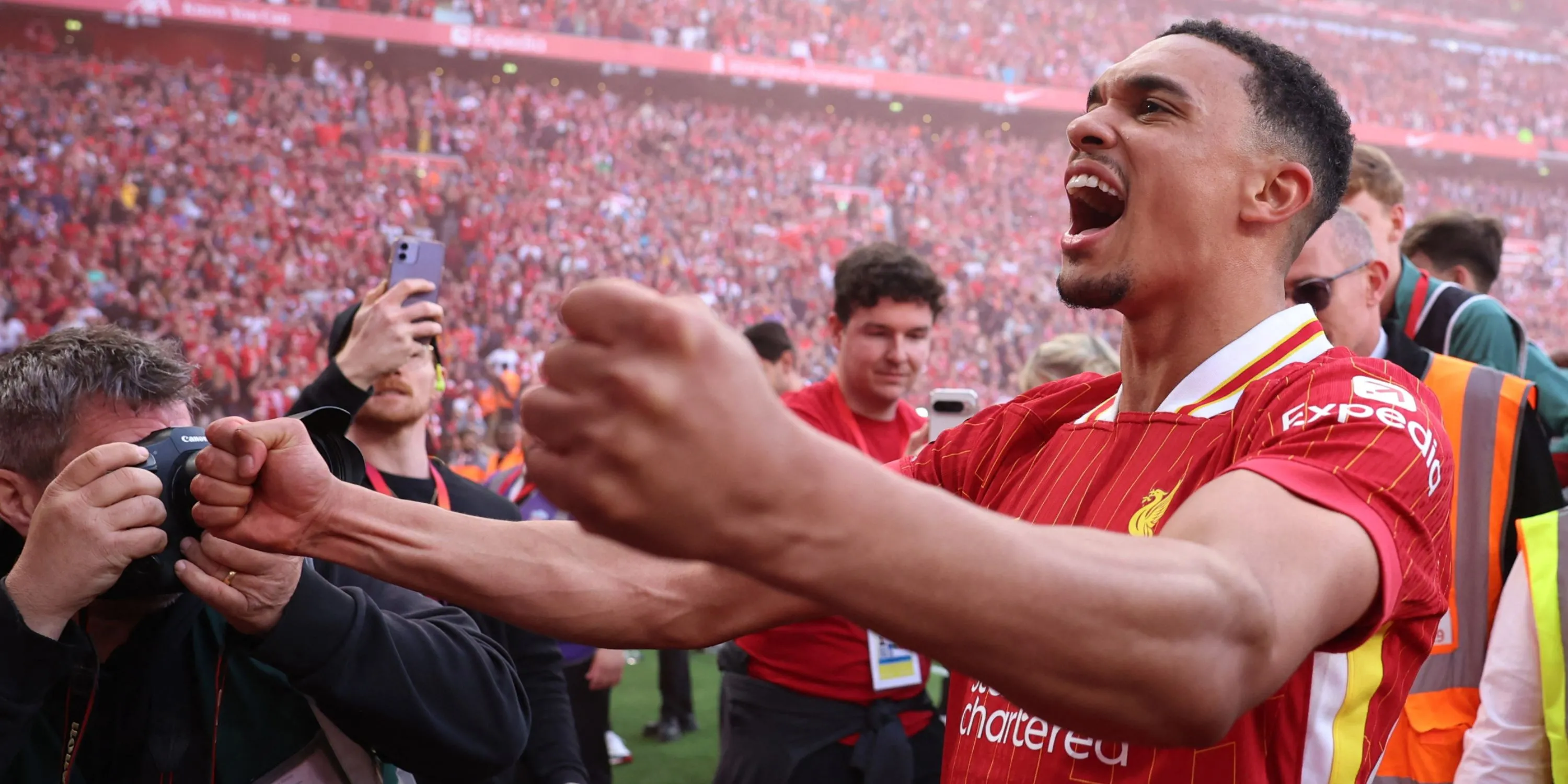 Liverpool ăn mừng chức vô địch Premier League