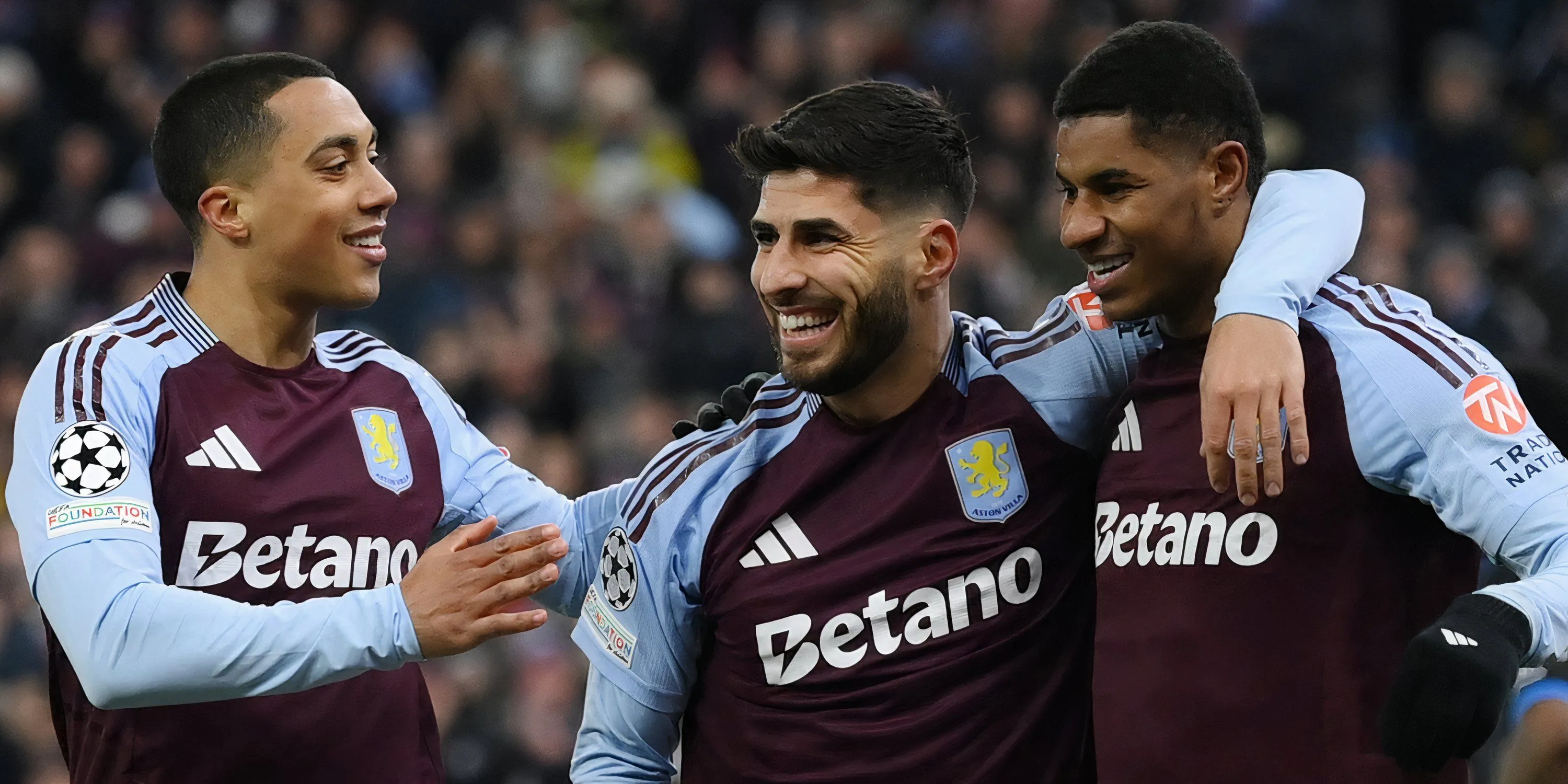 Marco Asensio và Youri Tielemans chia vui sau bàn thắng cho Aston Villa