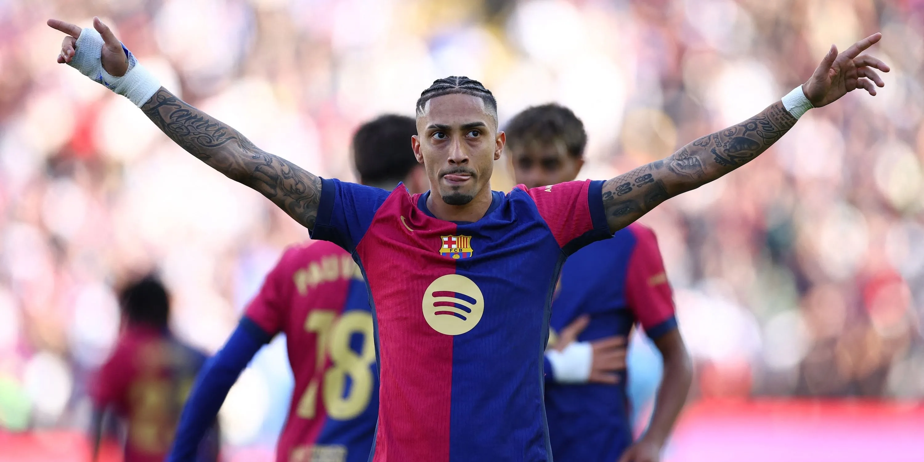 Raphinha ăn mừng bàn thắng trong màu áo Barcelona mùa giải này