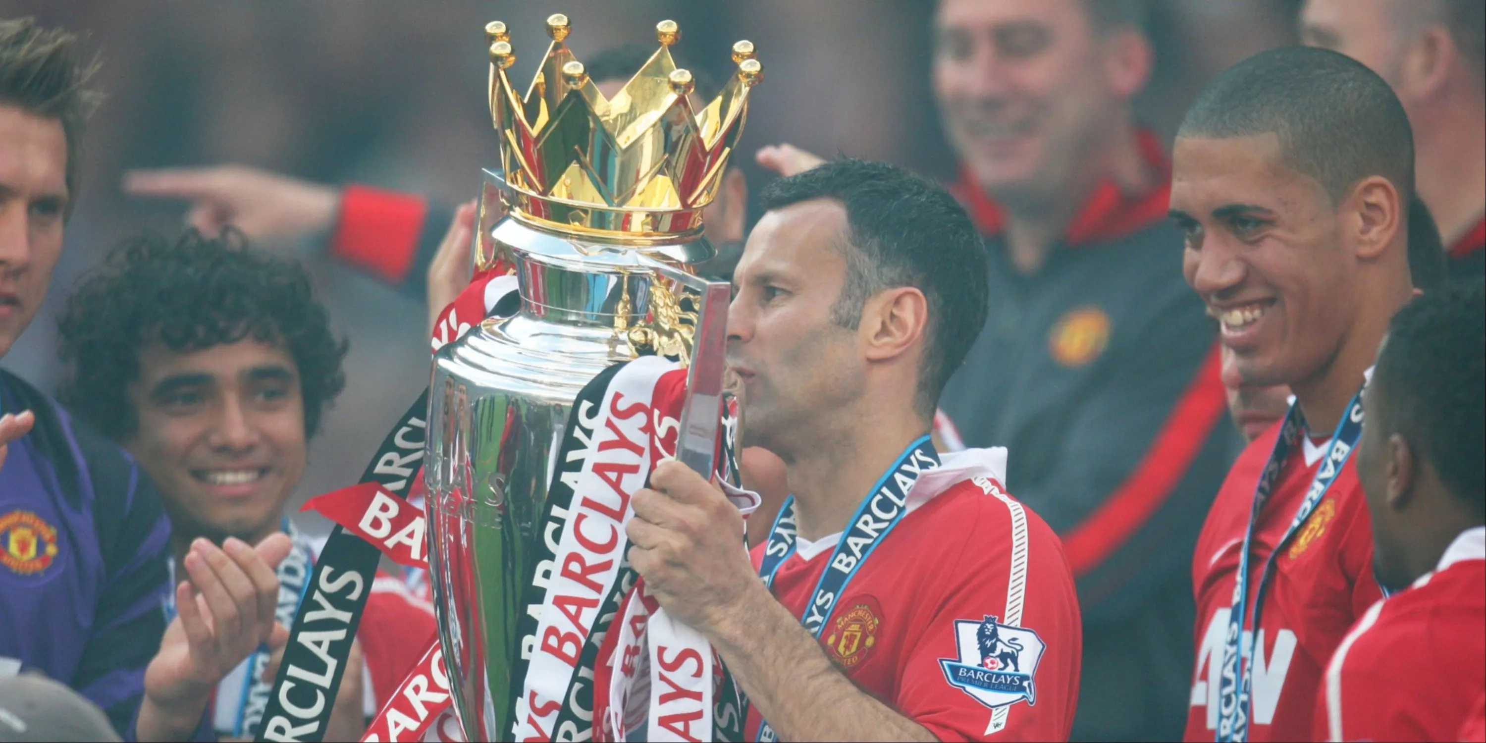 Ryan Giggs, huyền thoại giữ kỷ lục 13 lần vô địch Premier League cùng Manchester United