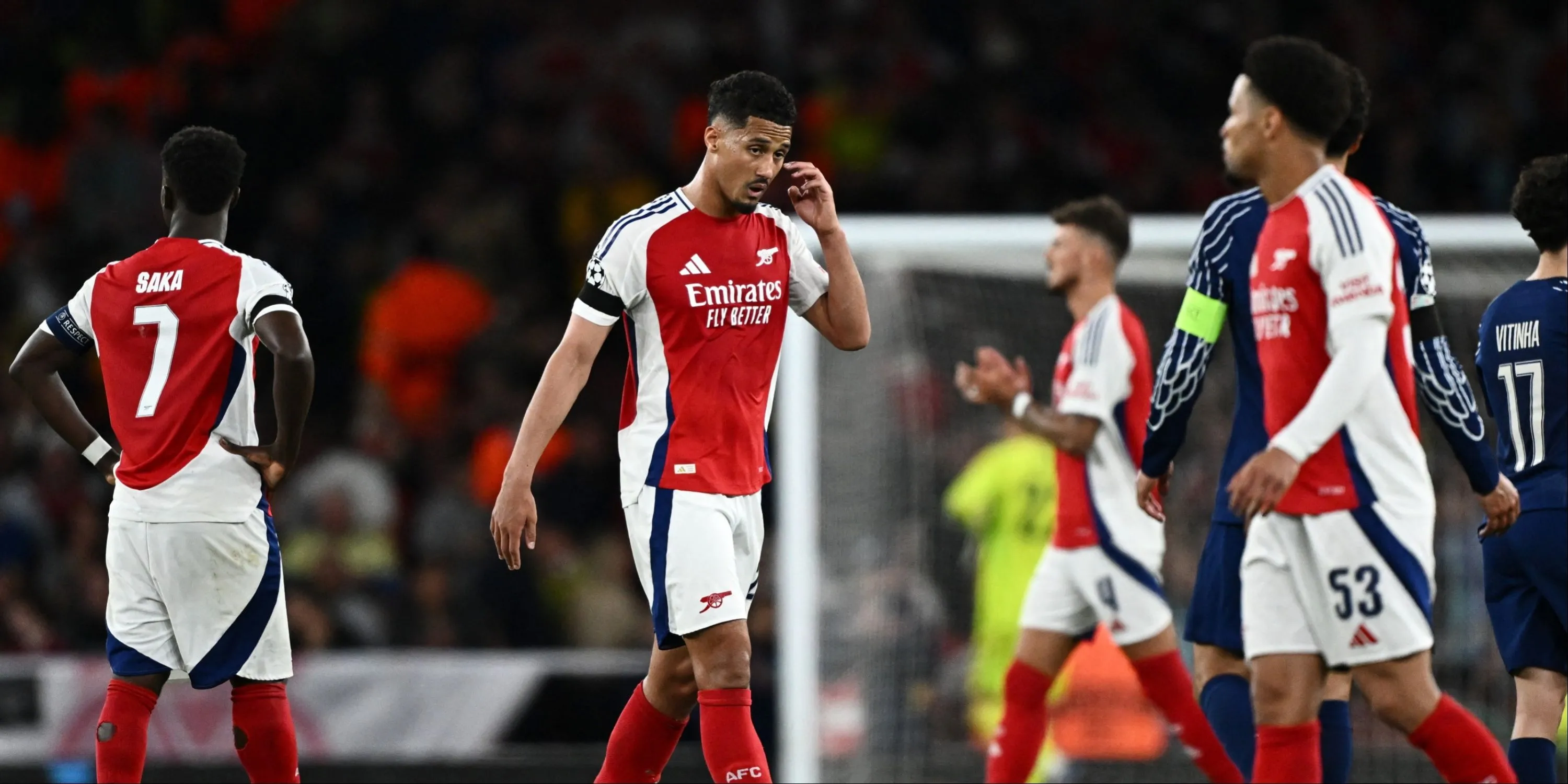 Bukayo Saka và William Saliba thể hiện sự thất vọng sau trận đấu của Arsenal tại Champions League