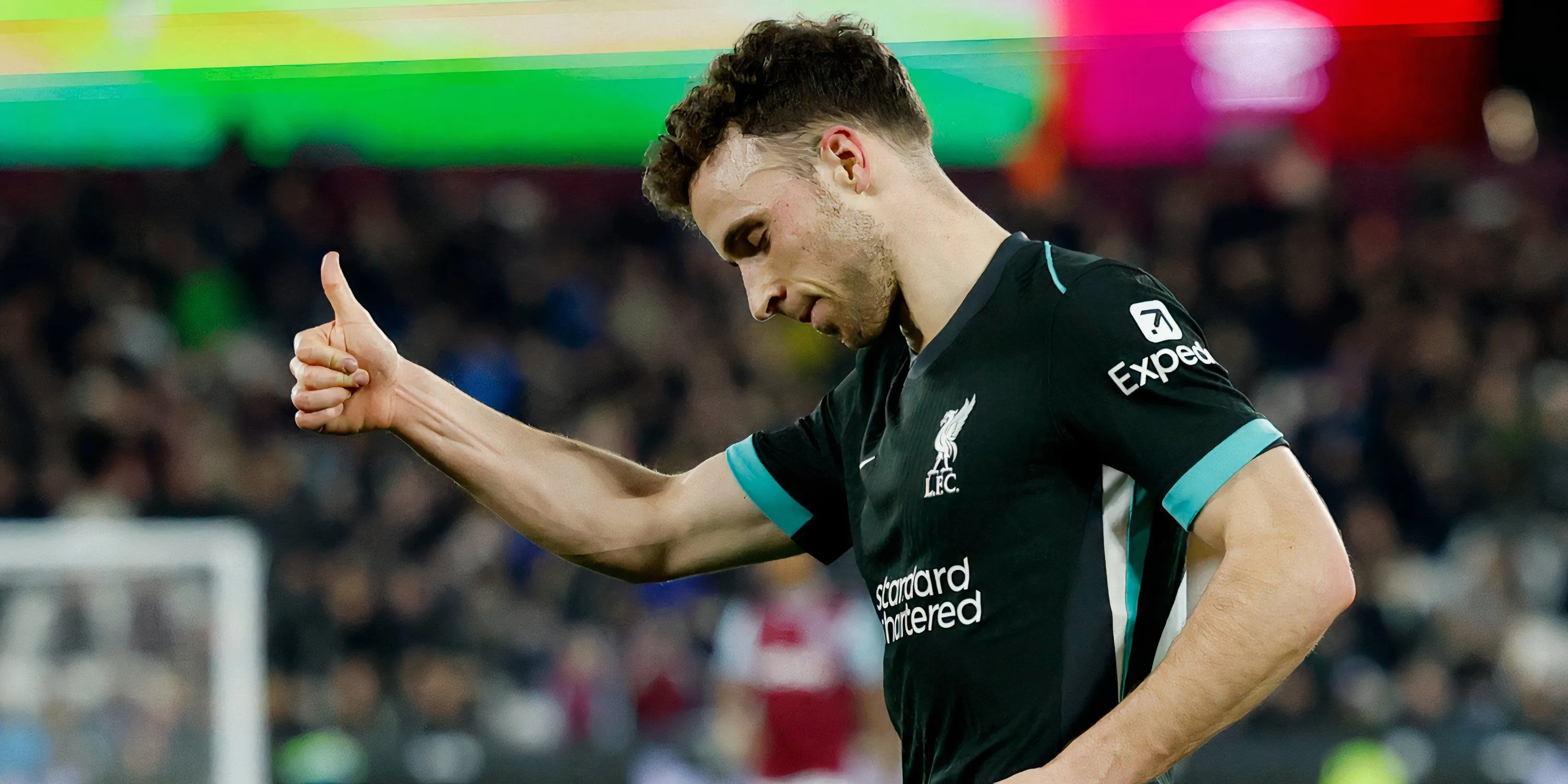 Diogo Jota ăn mừng bàn thắng cho Liverpool tại Premier League