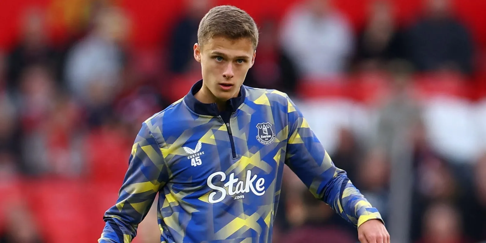 Harrison Armstrong trong màu áo Derby County thi đấu tại Championship