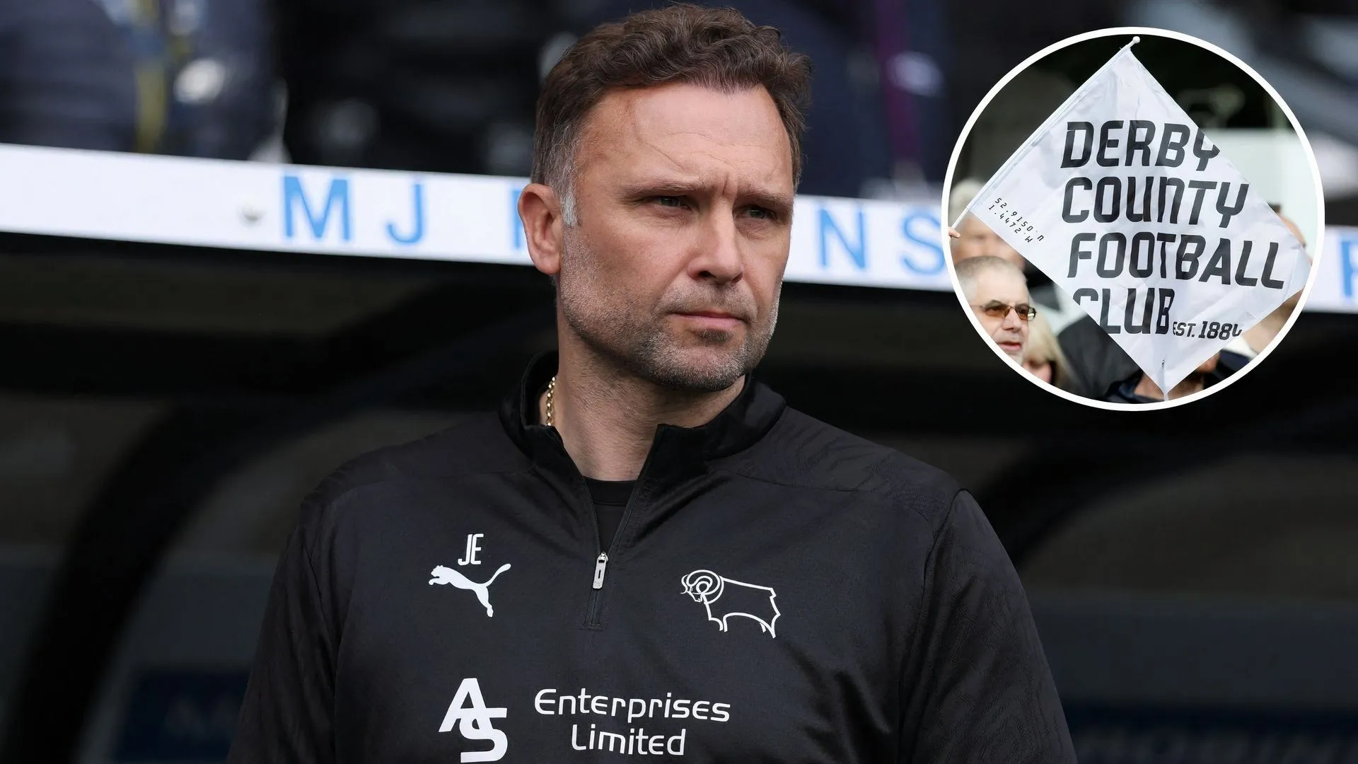 HLV John Eustace của Derby County chỉ đạo trên sân