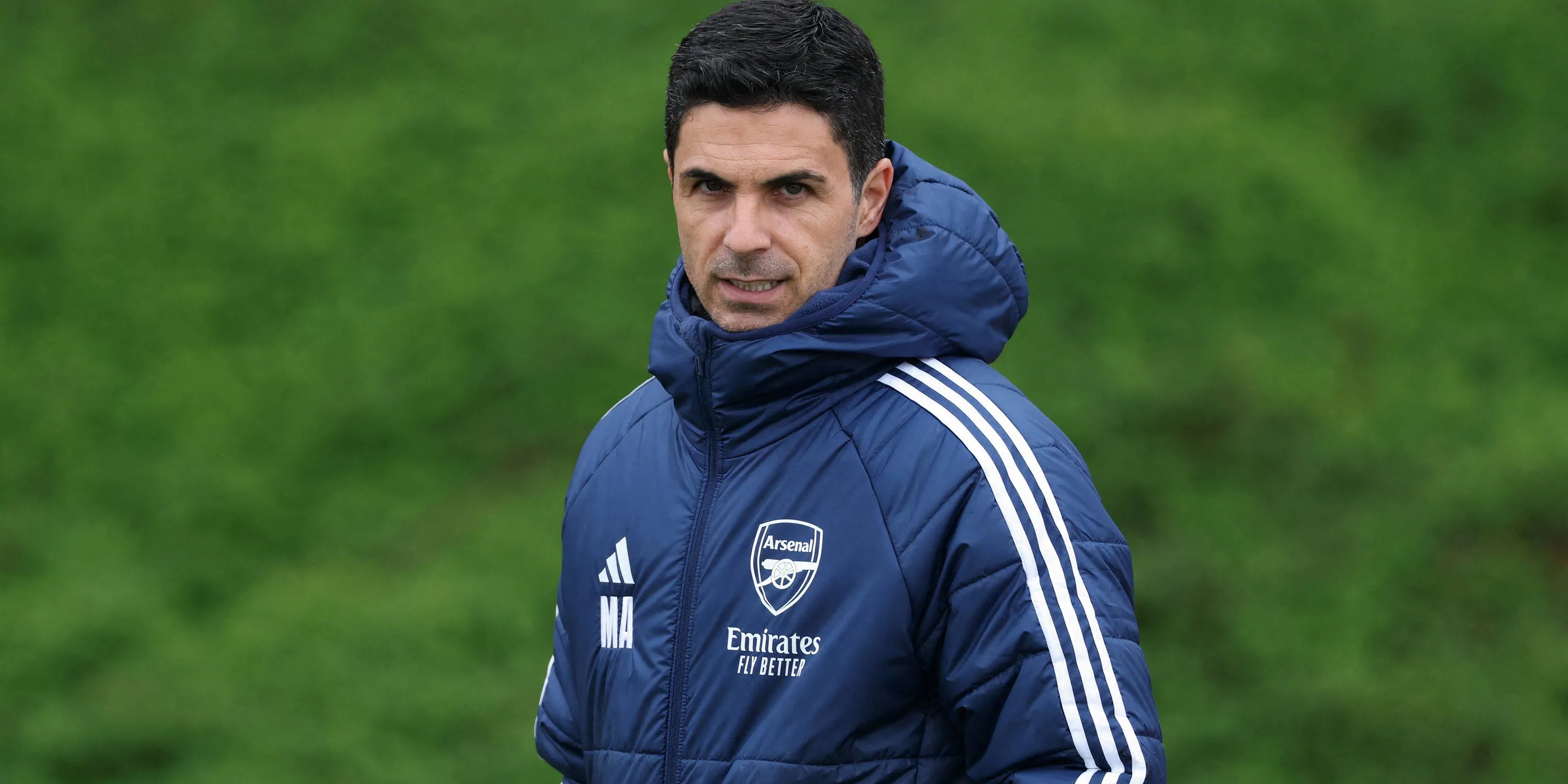 HLV Mikel Arteta của Arsenal, người hâm mộ Dean Huijsen