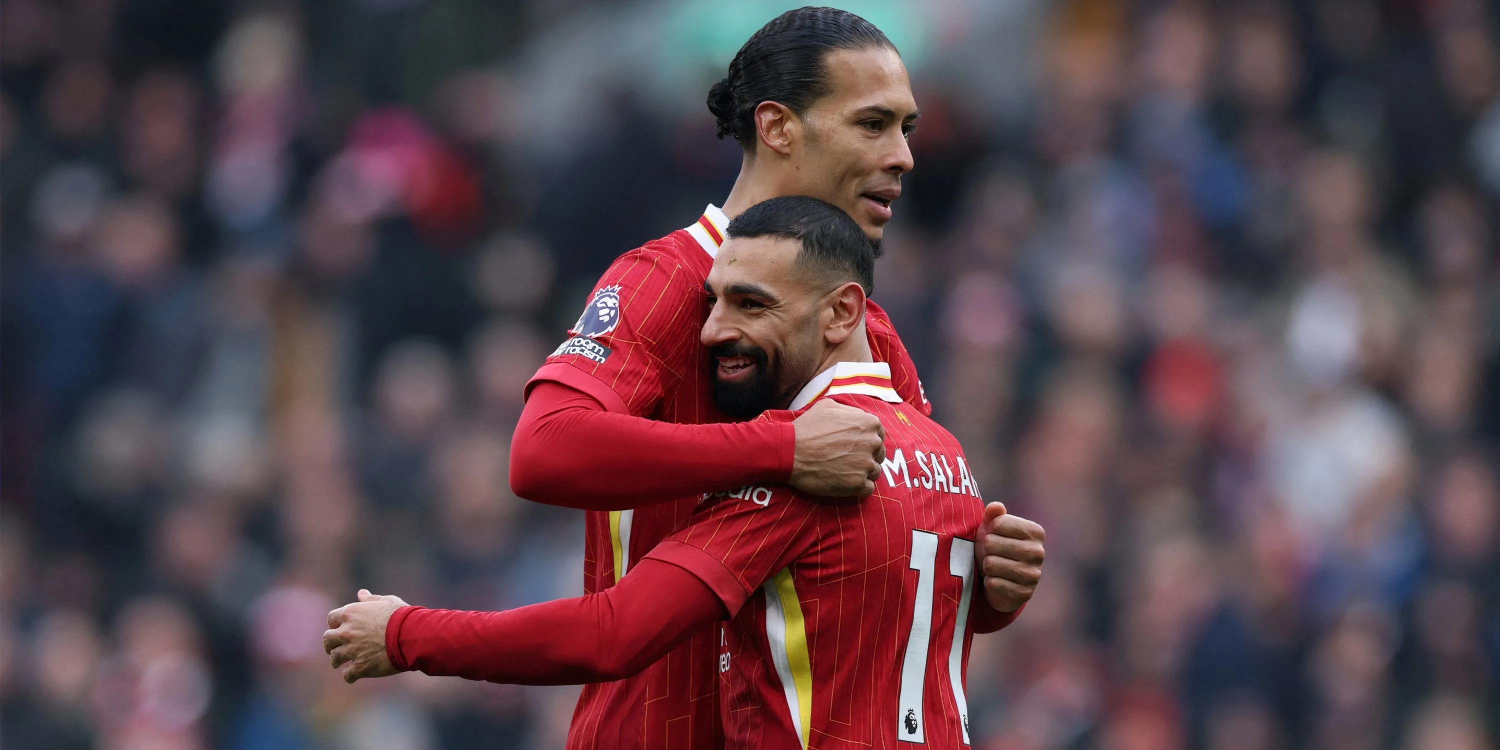 Ngôi sao Liverpool Virgil van Dijk và Mohamed Salah ăn mừng cùng nhau