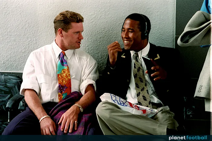 Paul Gascoigne và John Barnes, những người góp mặt trong các bài hát bóng đá kinh điển