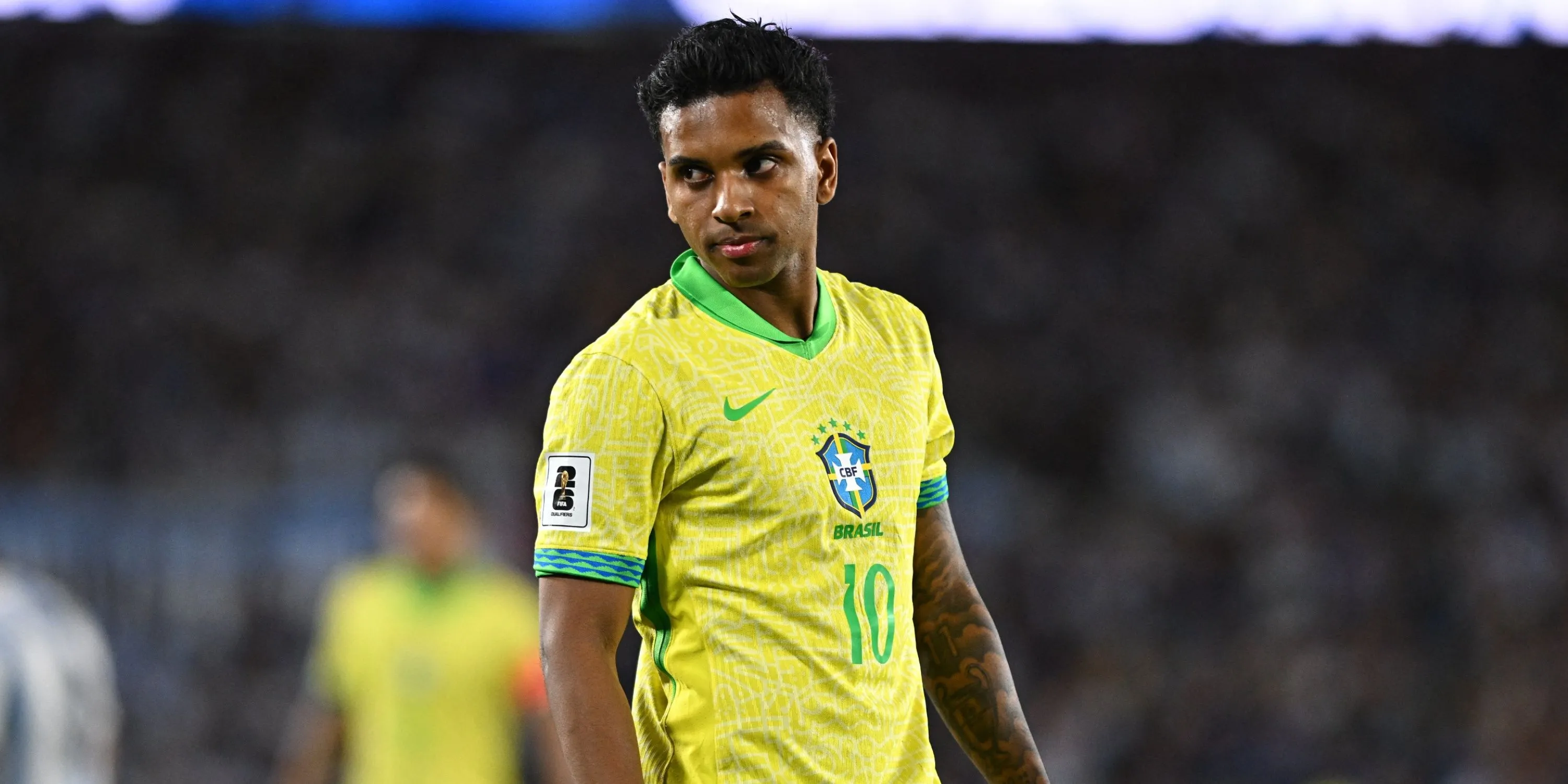 Rodrygo ăn mừng trong màu áo đội tuyển Brazil