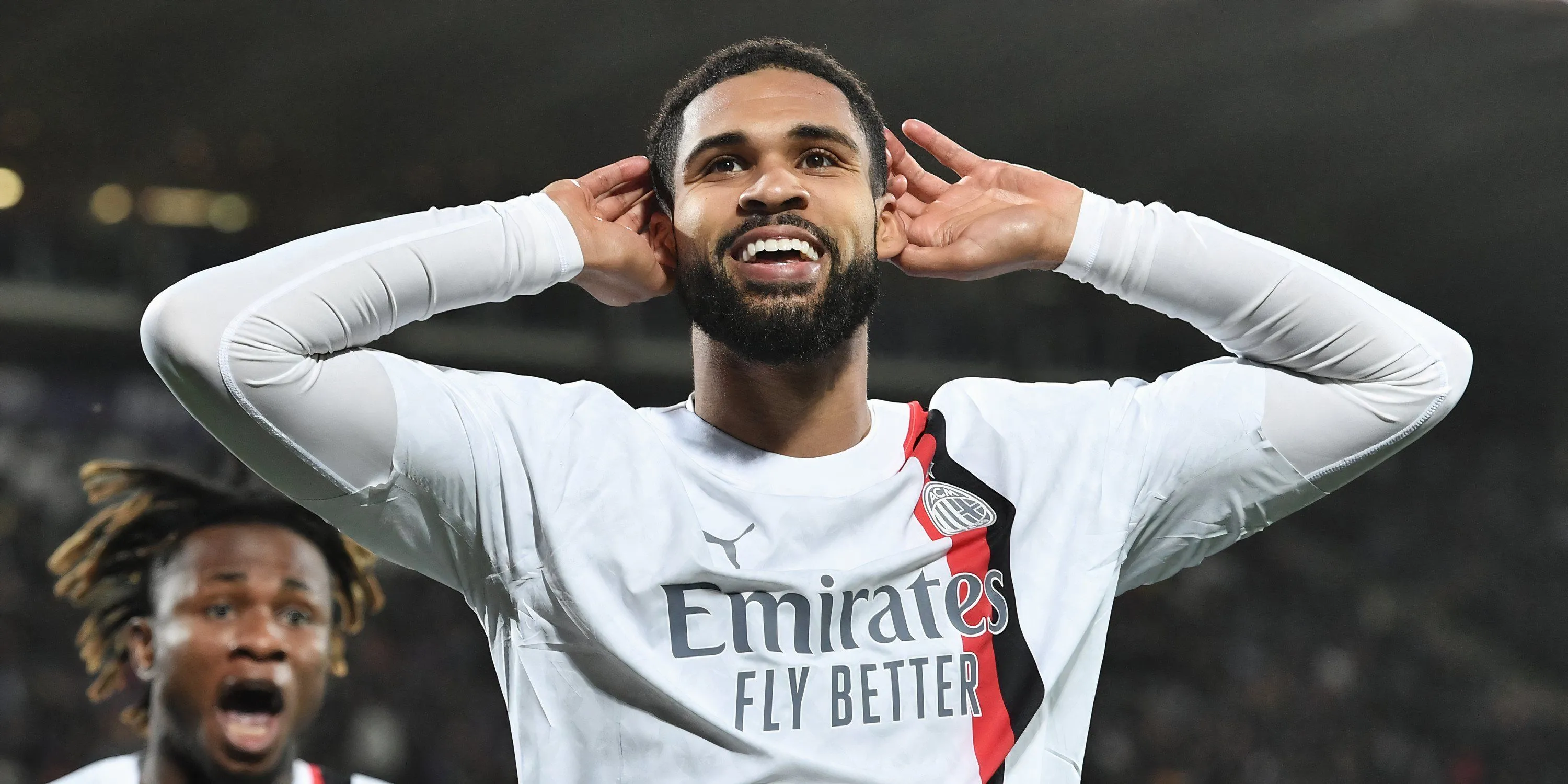 Ruben Loftus-Cheek thi đấu trong màu áo AC Milan mùa giải này