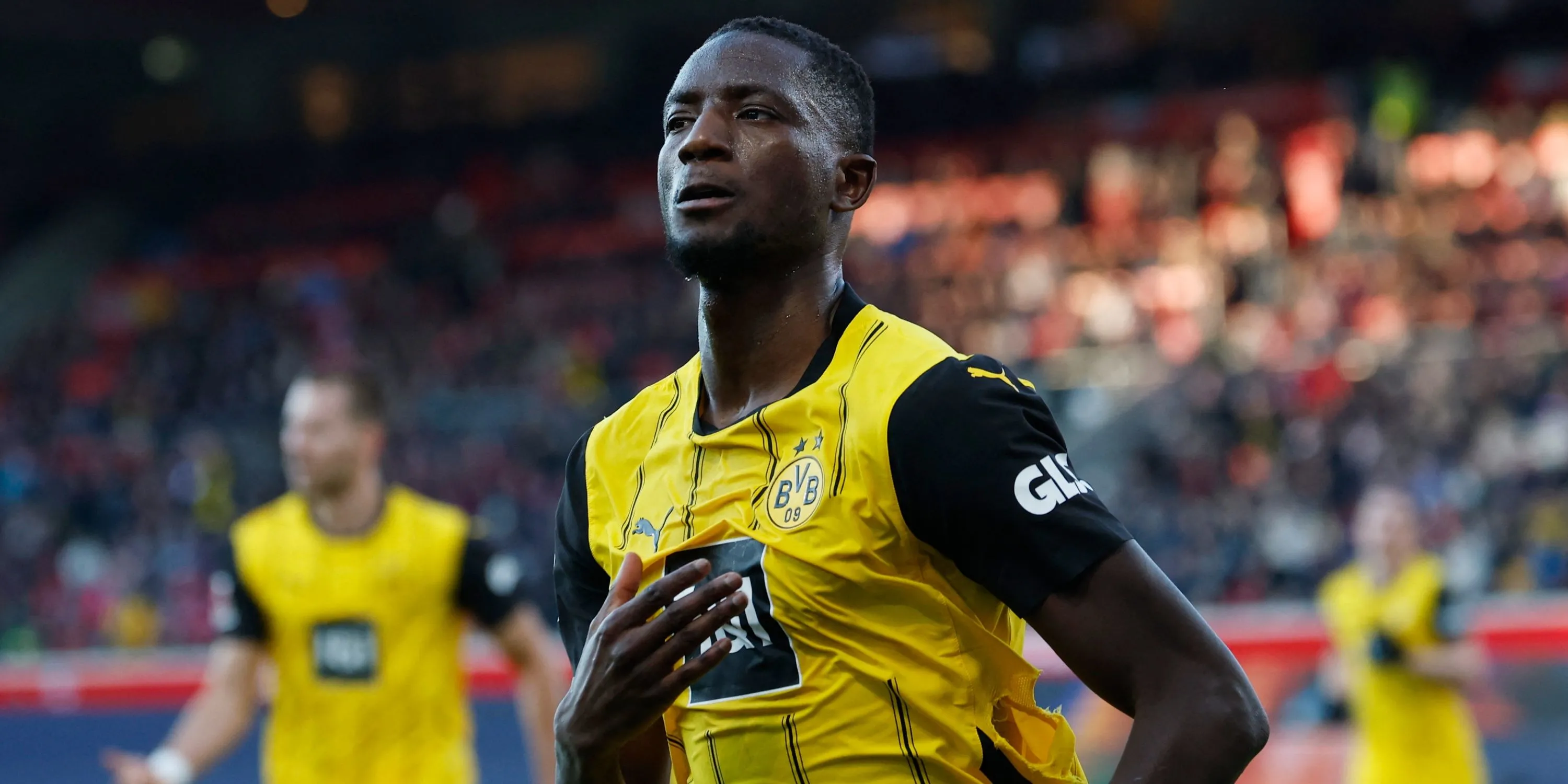 Serhou Guirassy trong màu áo Borussia Dortmund, mục tiêu chuyển nhượng của Chelsea.