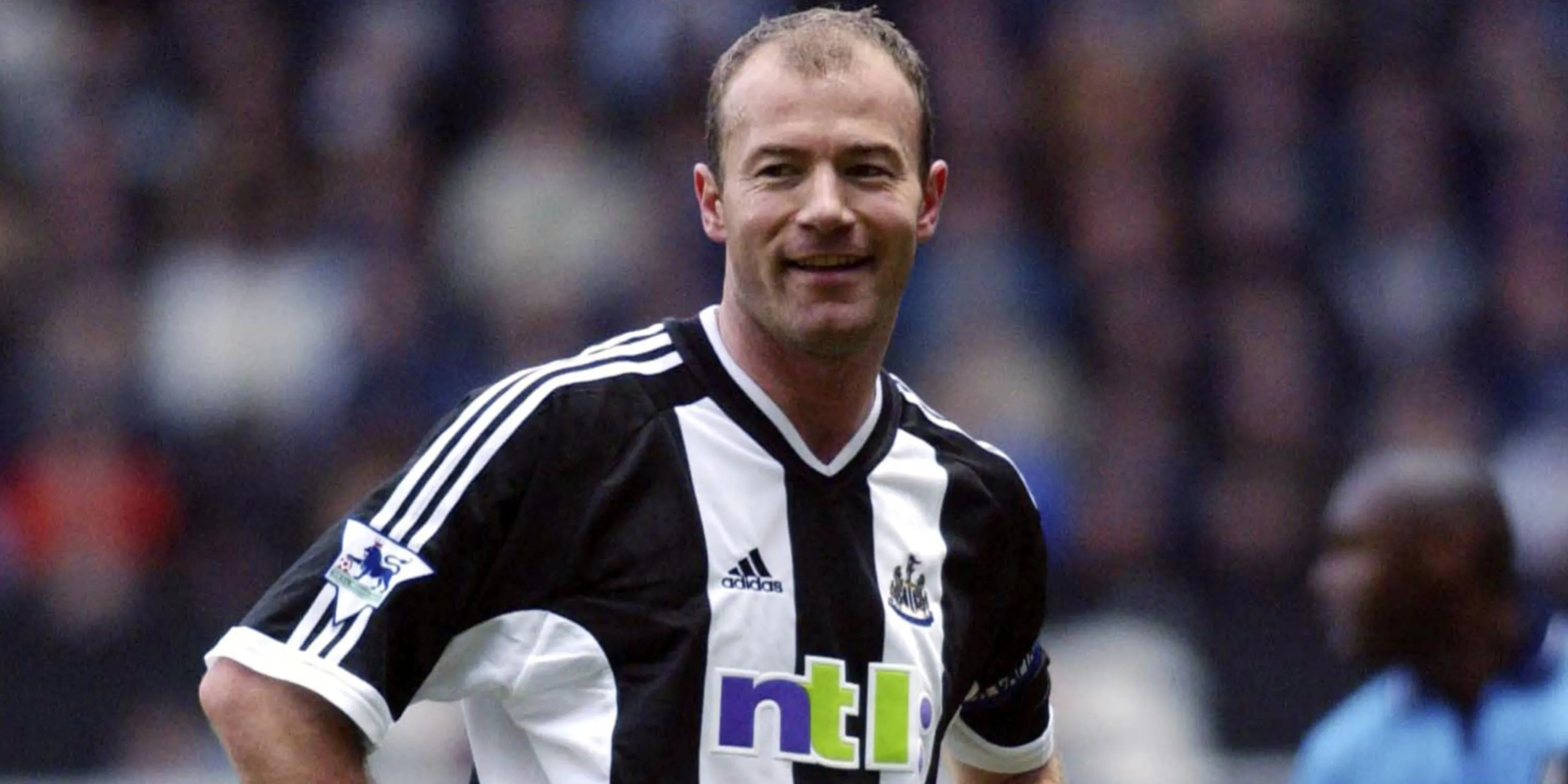 Tiền đạo Alan Shearer trong màu áo Newcastle United