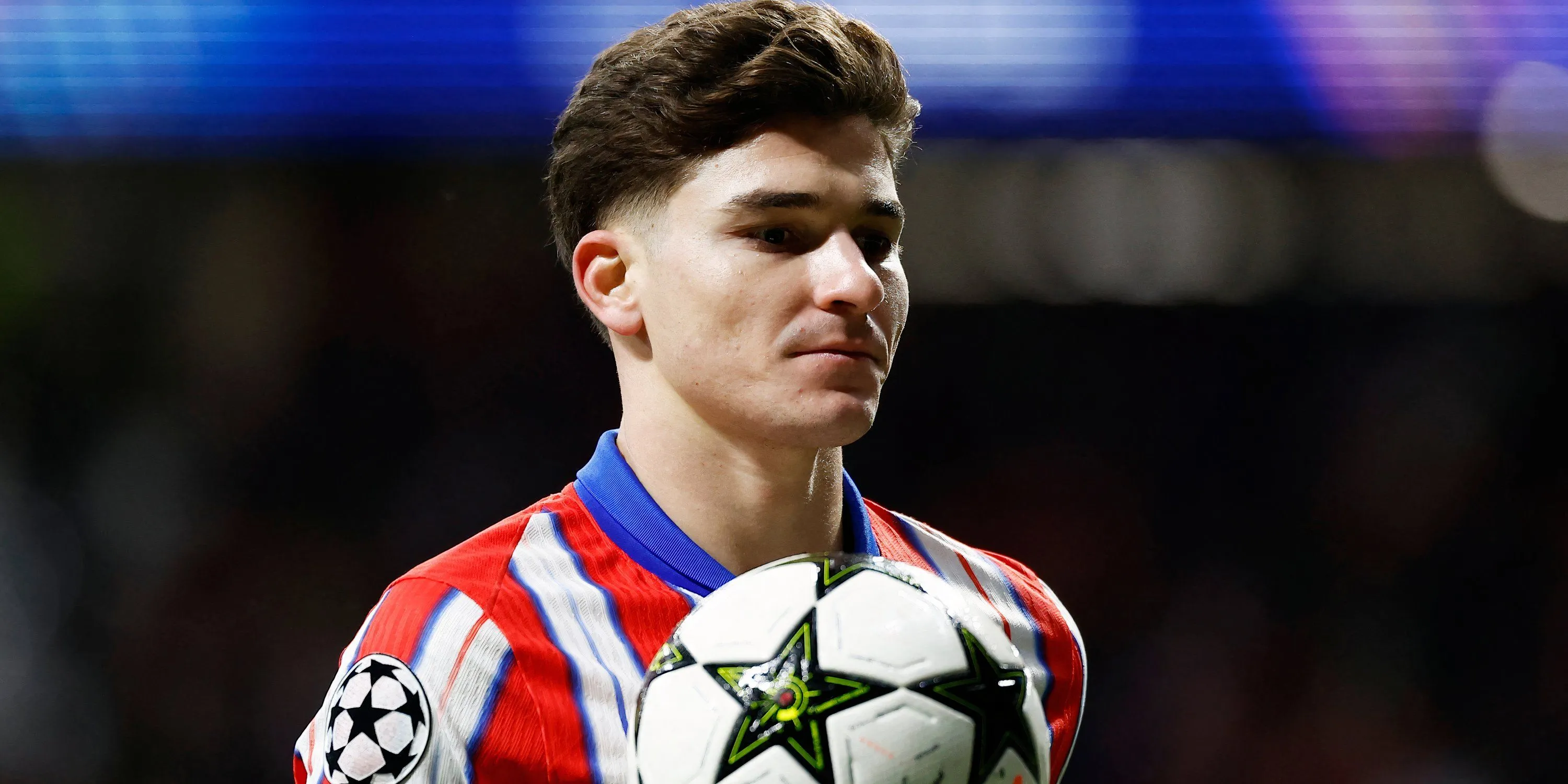 Tiền đạo Julian Alvarez trong màu áo Atletico Madrid