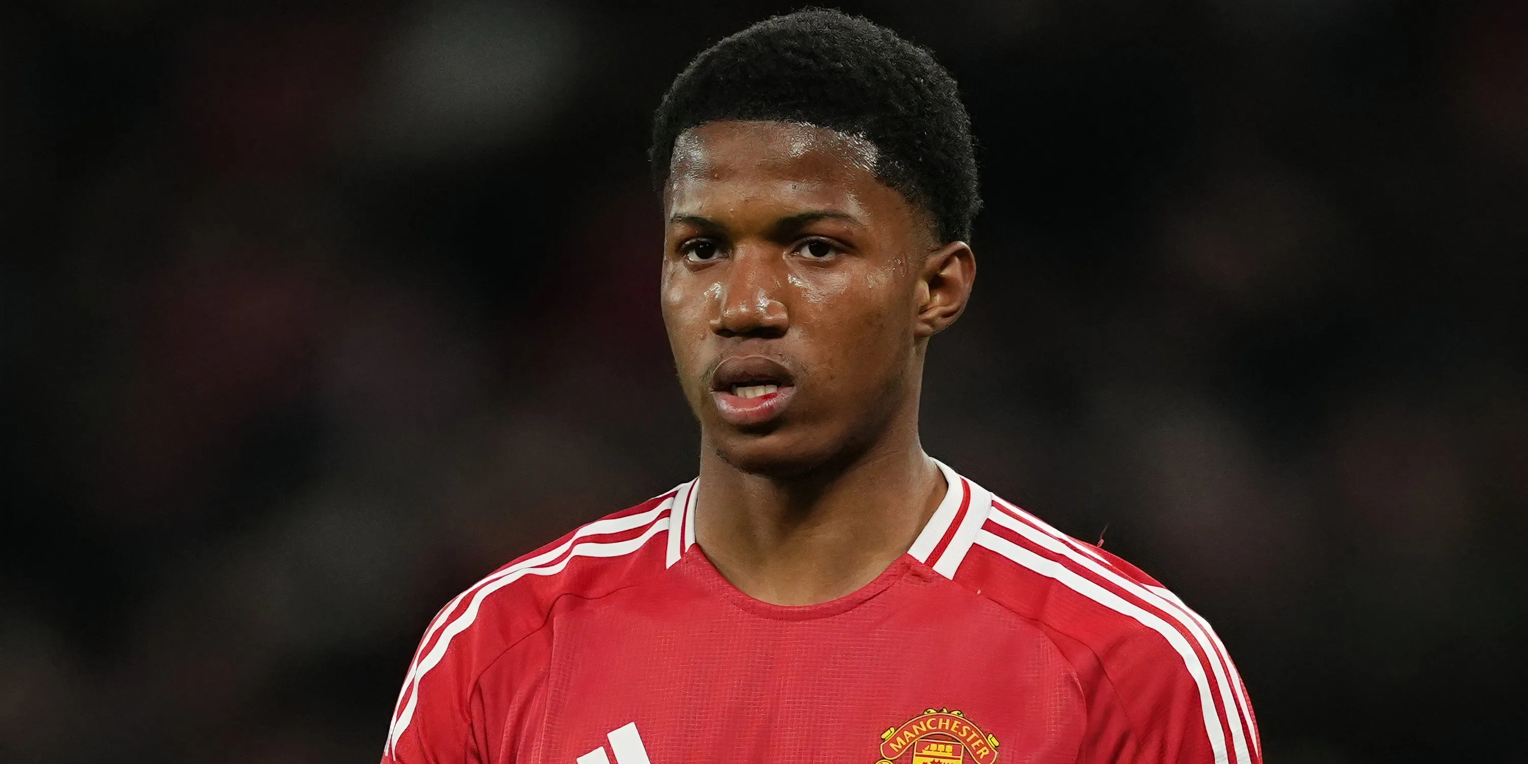 Tiền đạo trẻ Chido Obi-Martin trong màu áo Manchester United đối đầu Brentford