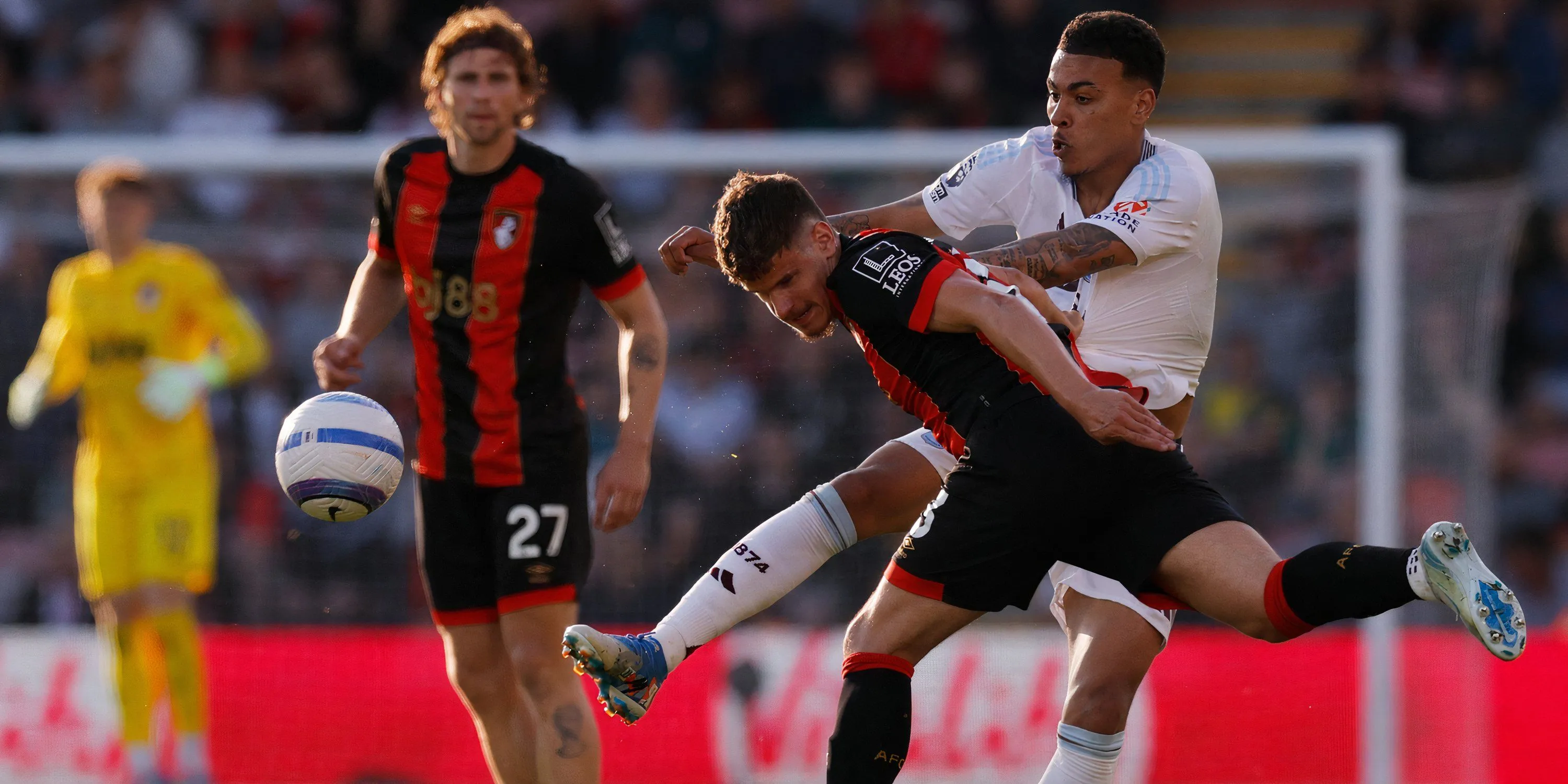 Tiền vệ tấn công Morgan Rogers của Aston Villa trong trận đấu