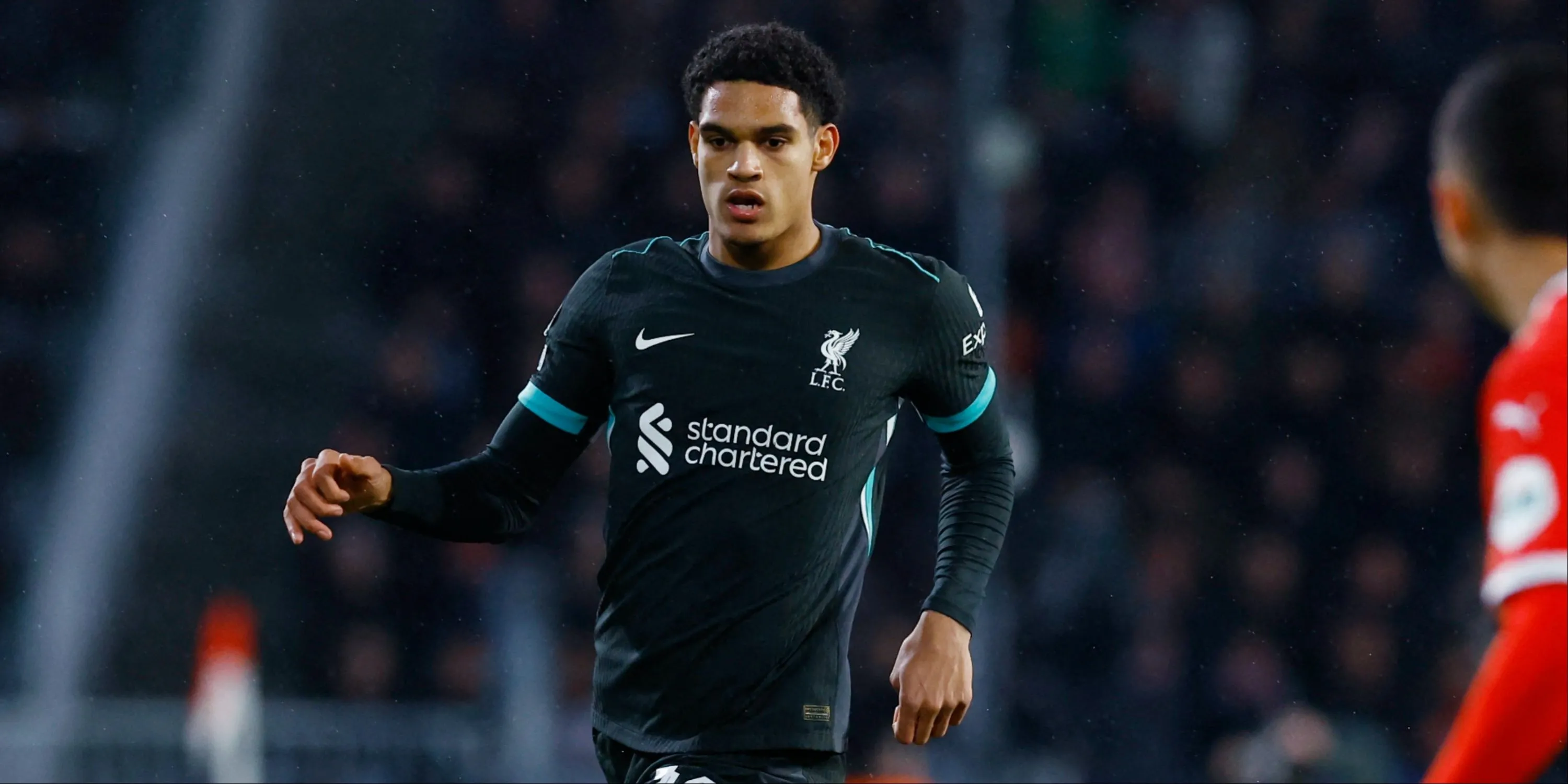 Trung vệ Jarell Quansah của Liverpool đối mặt với tương lai không chắc chắn