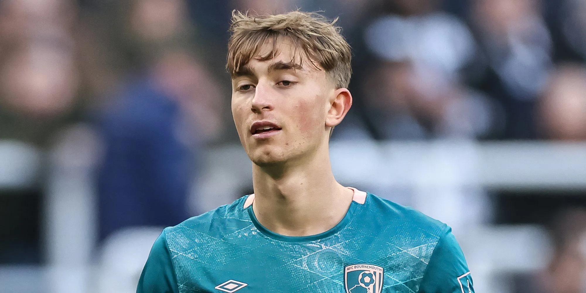 Trung vệ trẻ Dean Huijsen sắp gia nhập Real Madrid.