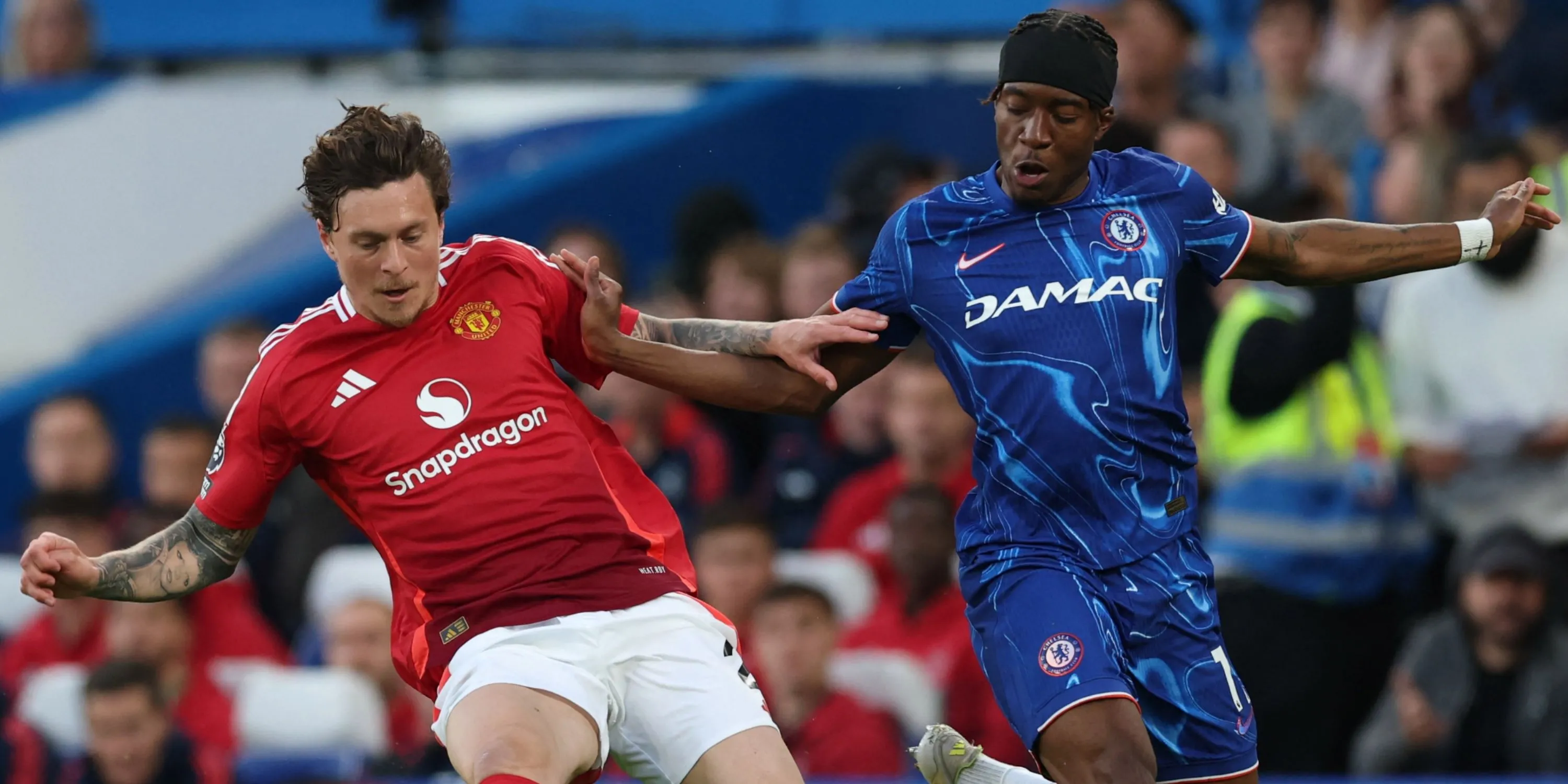 Trung vệ Victor Lindelof của Manchester United trong một trận đấu