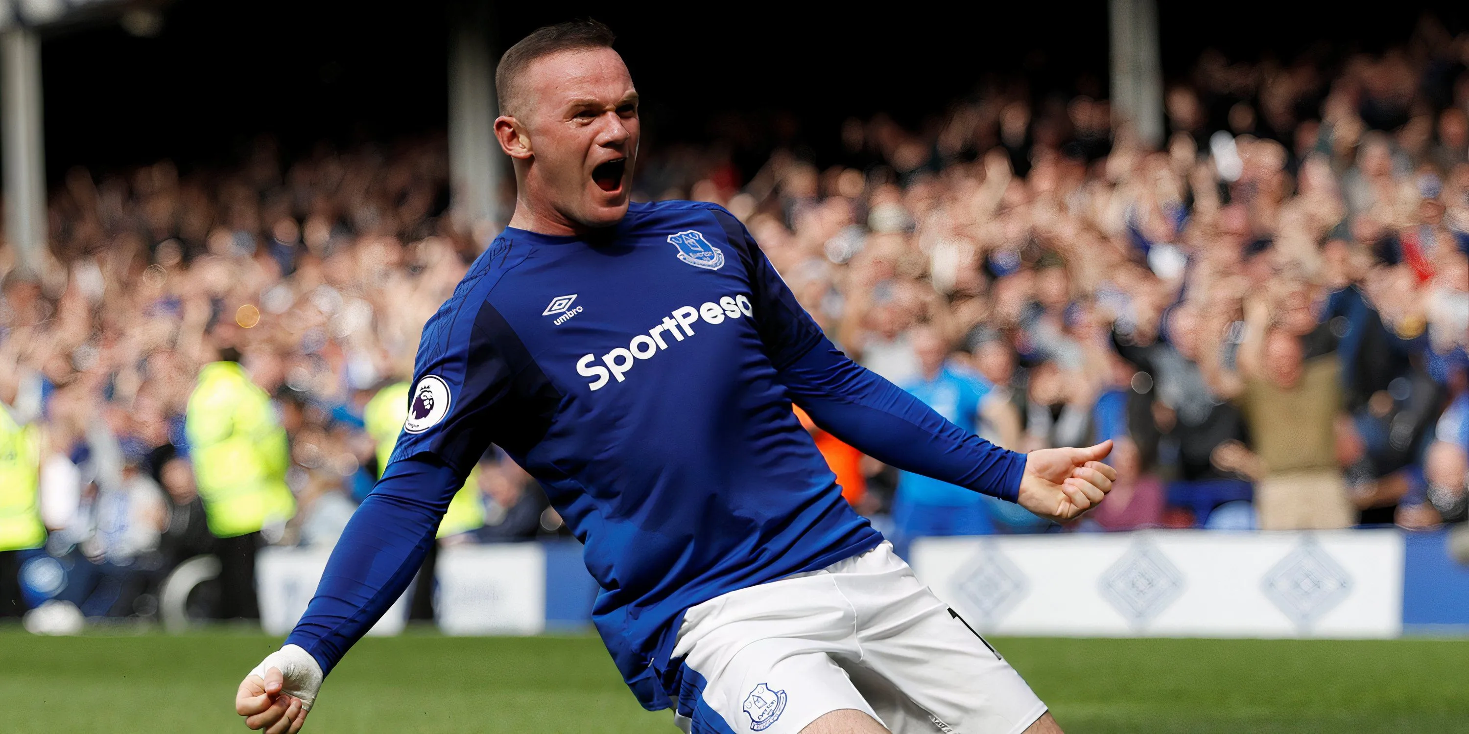 Wayne Rooney ăn mừng bàn thắng trong ngày trở lại Everton tại Premier League
