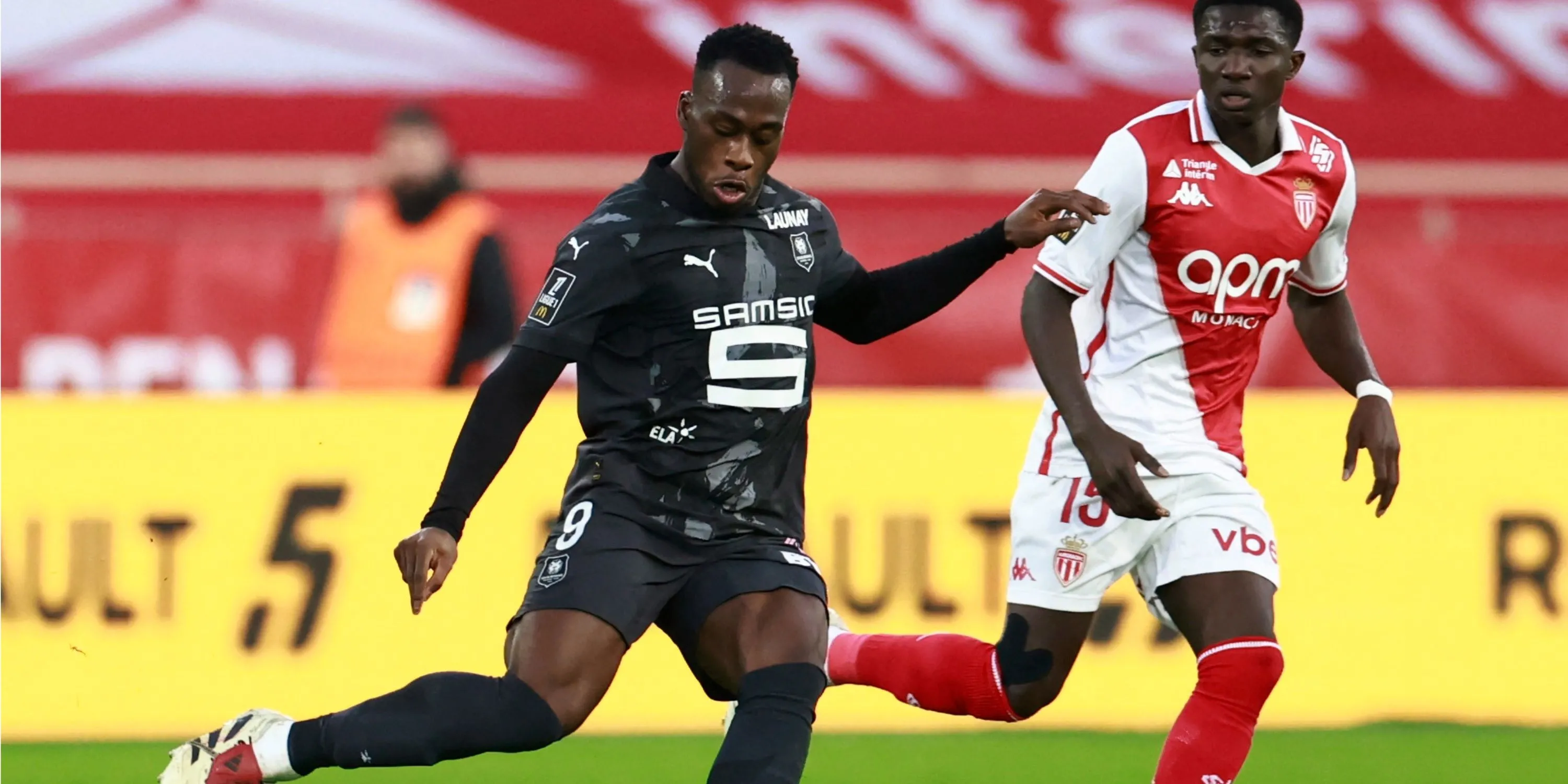 Arnaud Kalimuendo thi đấu cho Stade Rennais tại Ligue 1