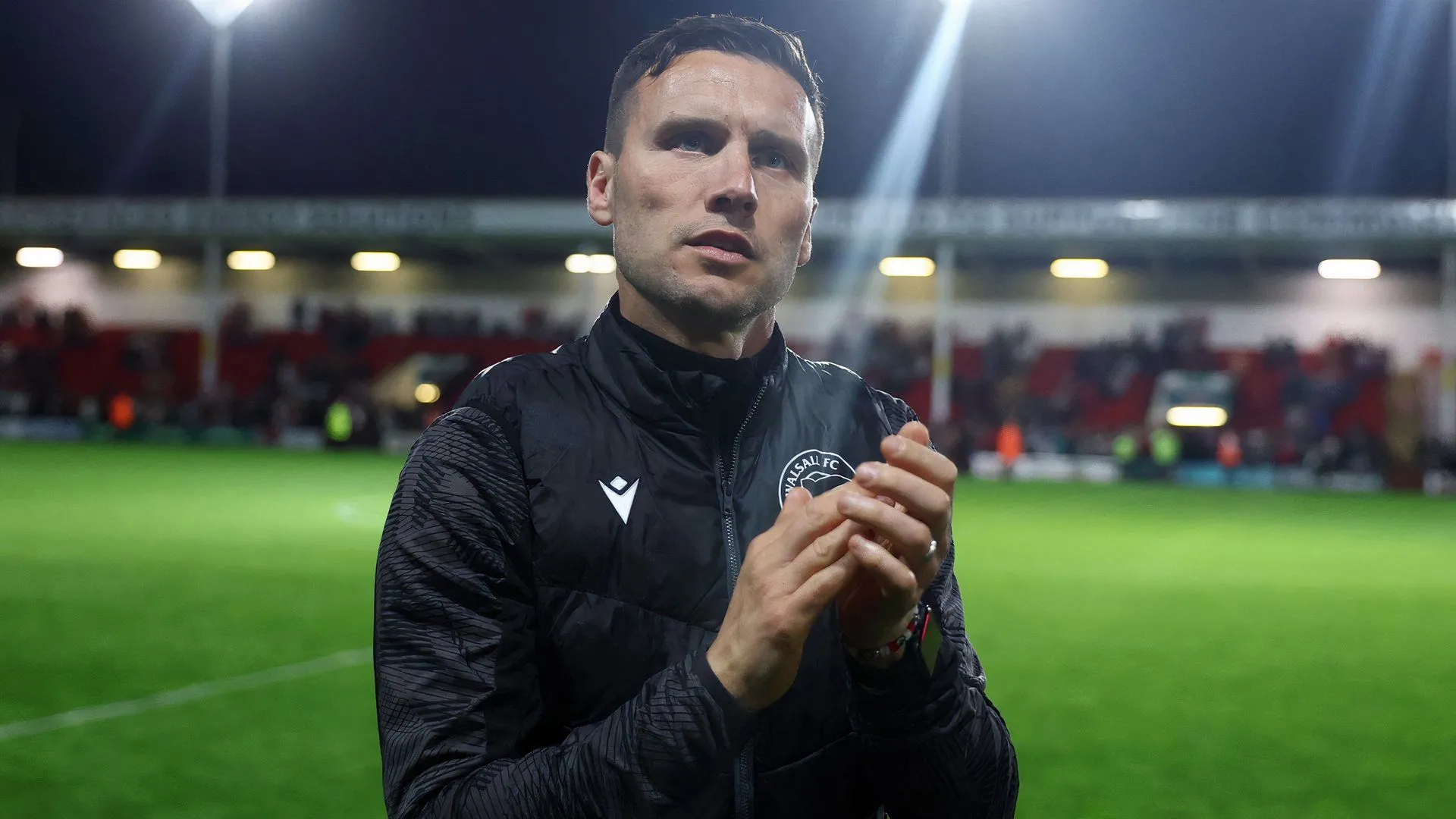 Huấn luyện viên Mat Sadler của Walsall