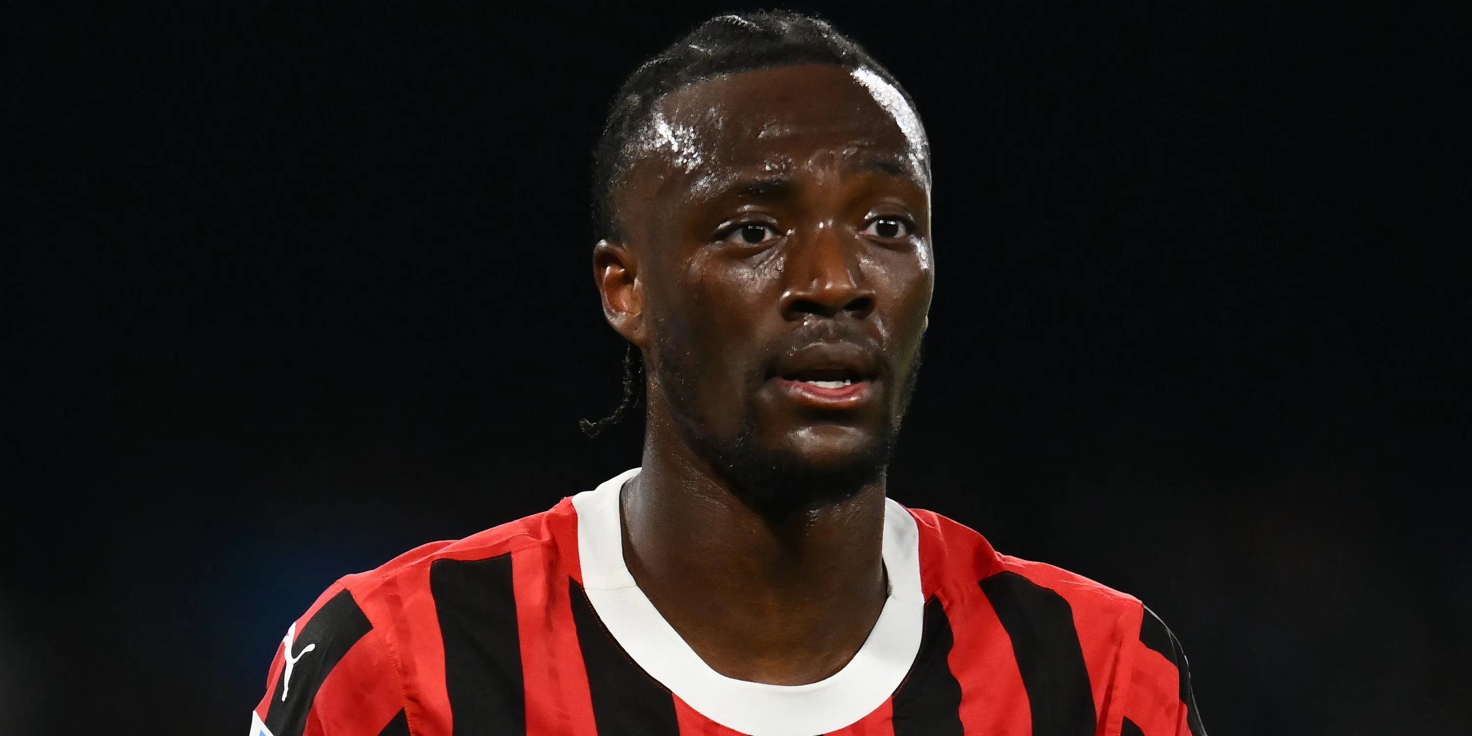 Tammy Abraham thi đấu trong màu áo Roma