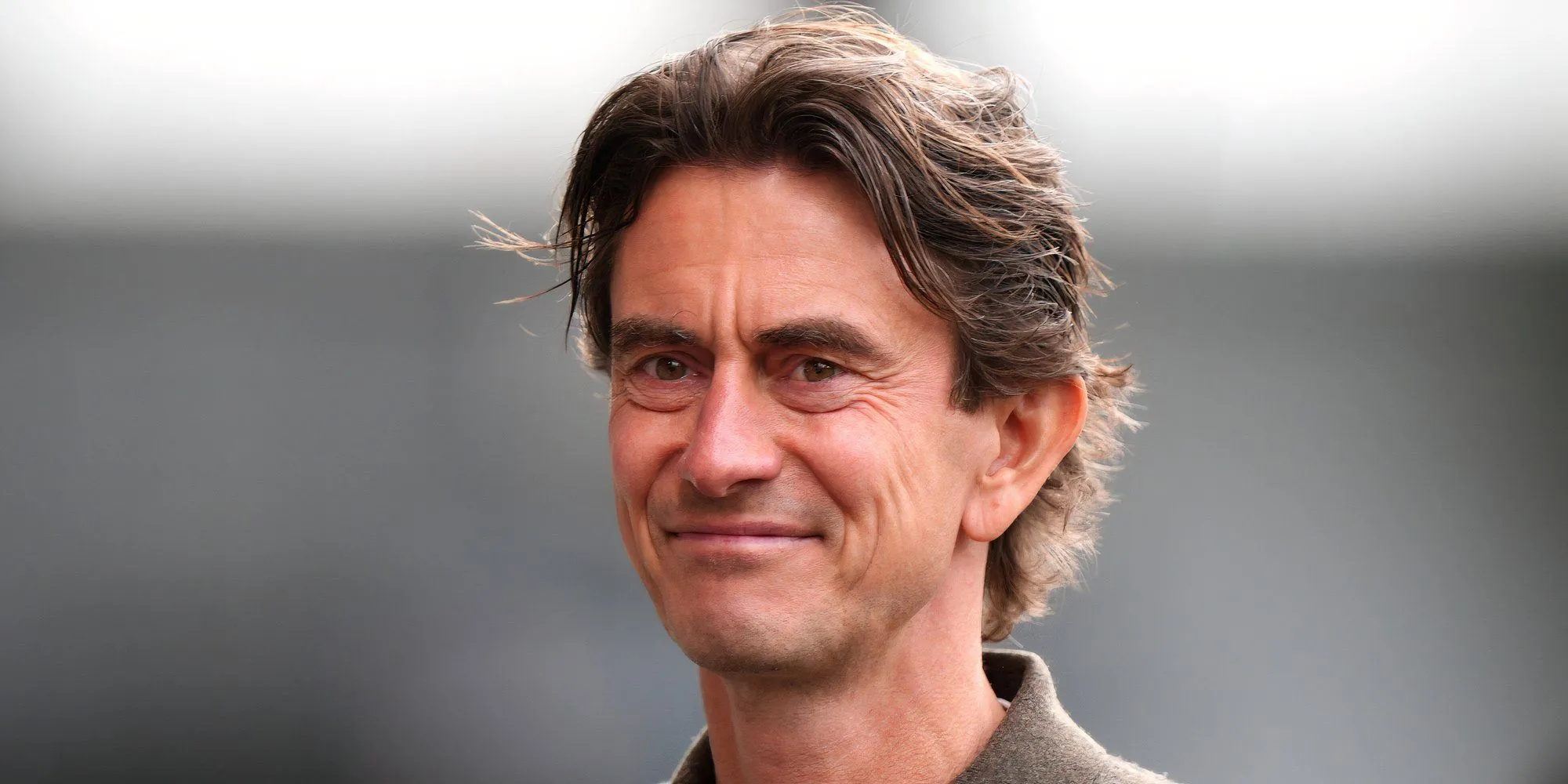 Thomas Frank chỉ đạo từ đường biên cho Brentford