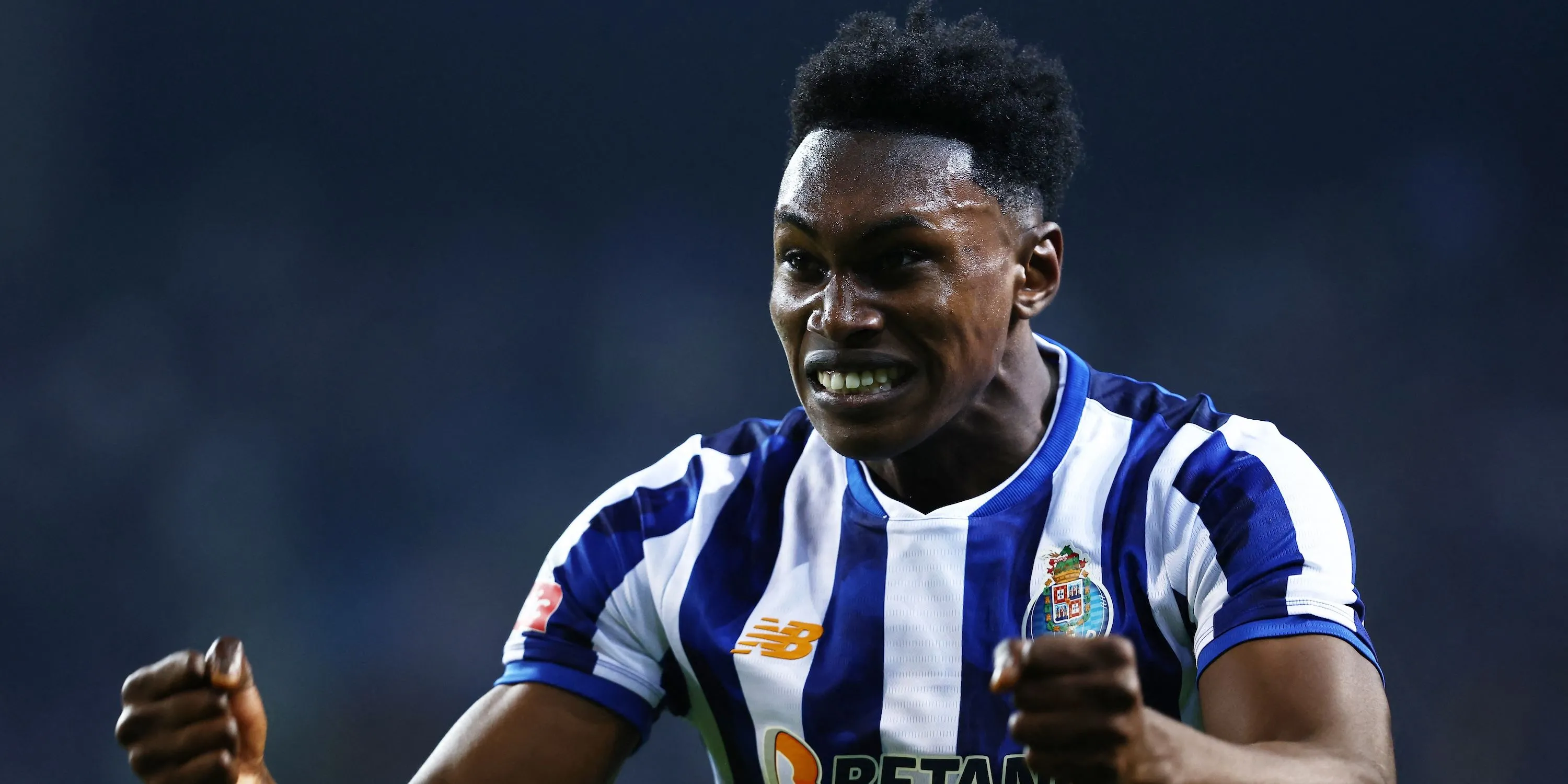Thống kê so sánh Samu Omorodion và Liam Delap mùa 2024/25