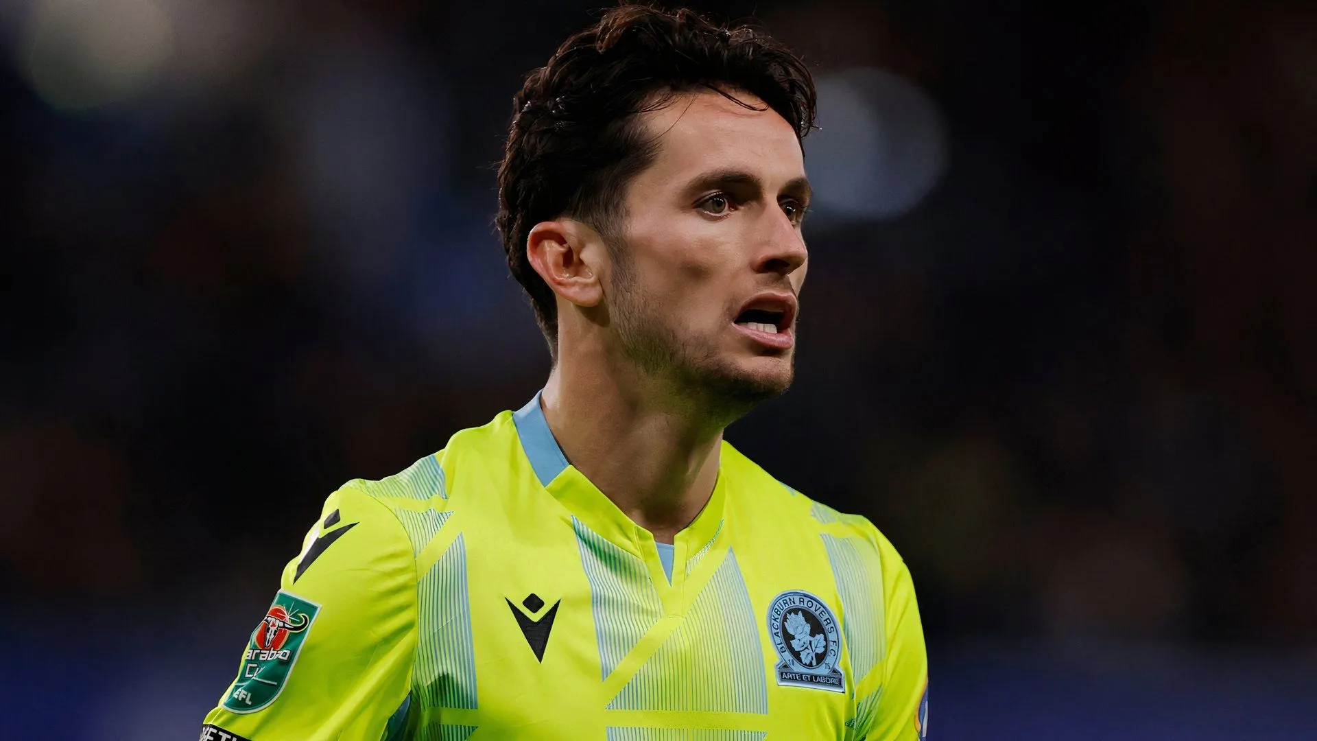 Tiền vệ Lewis Travis của Blackburn Rovers