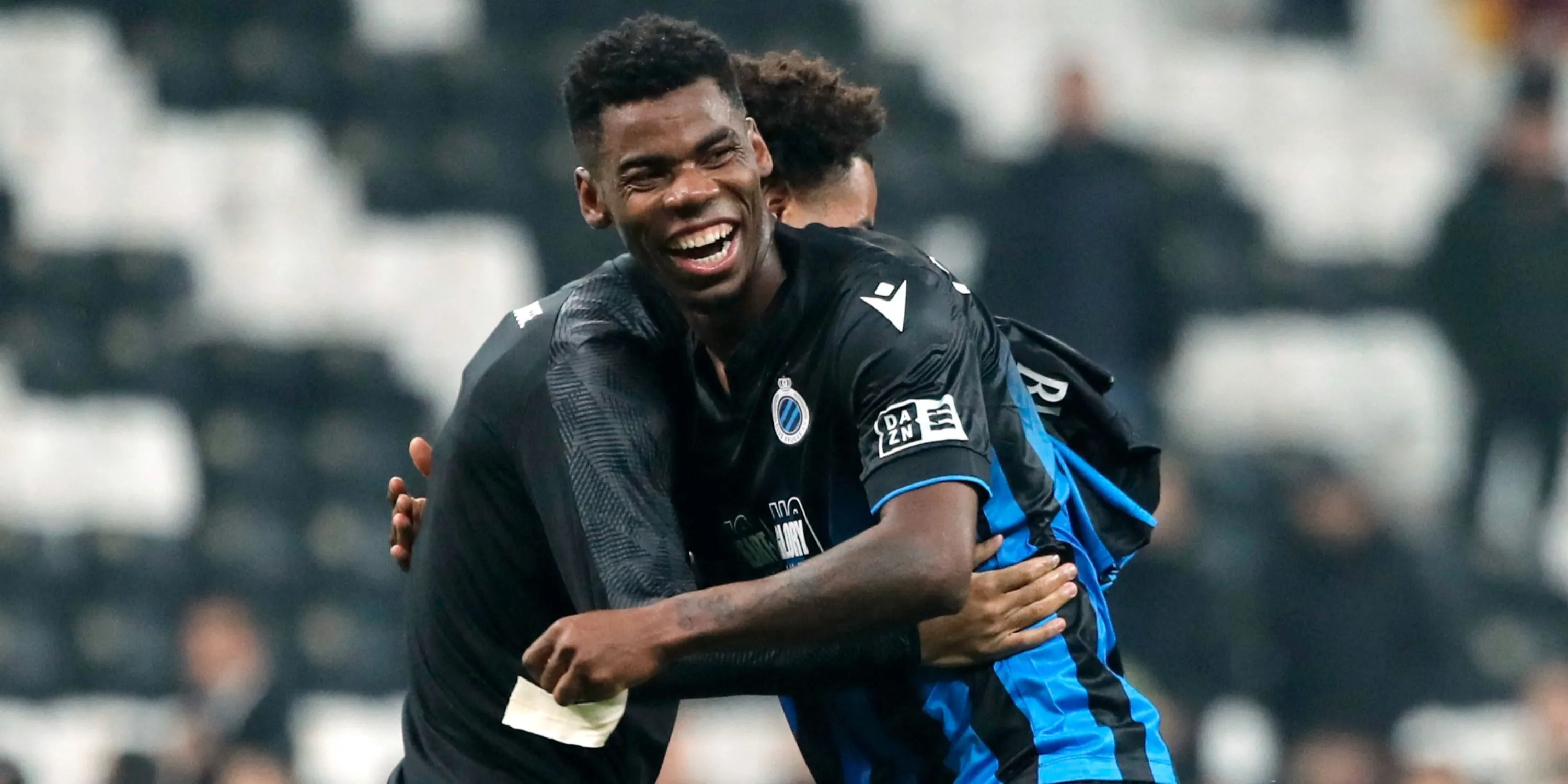 Tiền vệ Raphael Onyedika trong màu áo Club Brugge chuẩn bị chuyển đến West Ham