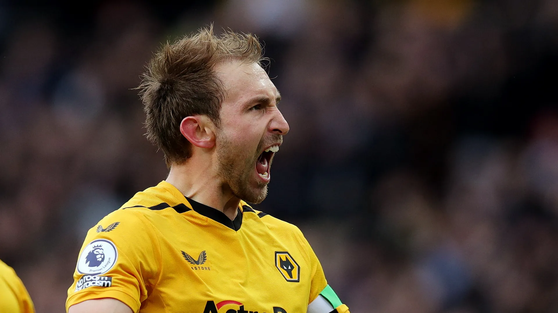 Trung vệ Craig Dawson của Wolves trong một trận đấu