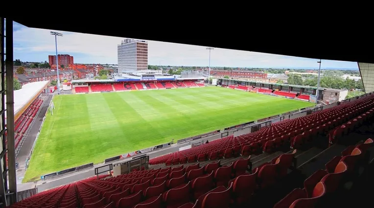 Alexandra Stadium nhìn từ khán đài