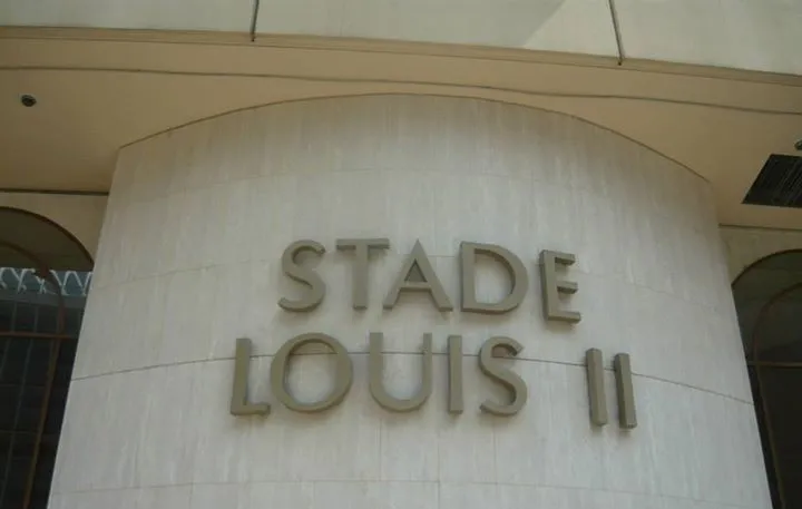 Biển chỉ dẫn lối vào sân vận động Stade Louis II