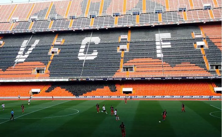 Biểu tượng CLB Valencia CF trên khán đài Mestalla