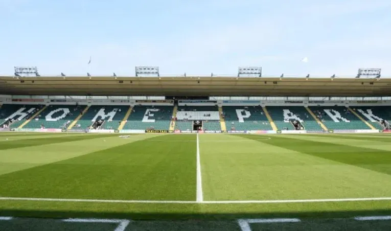 Các khán đài sân Home Park nhìn từ góc khác