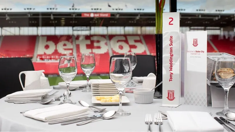 Các phòng tiếp đón VIP và không gian hospitality sang trọng tại sân Bet365 Stadium