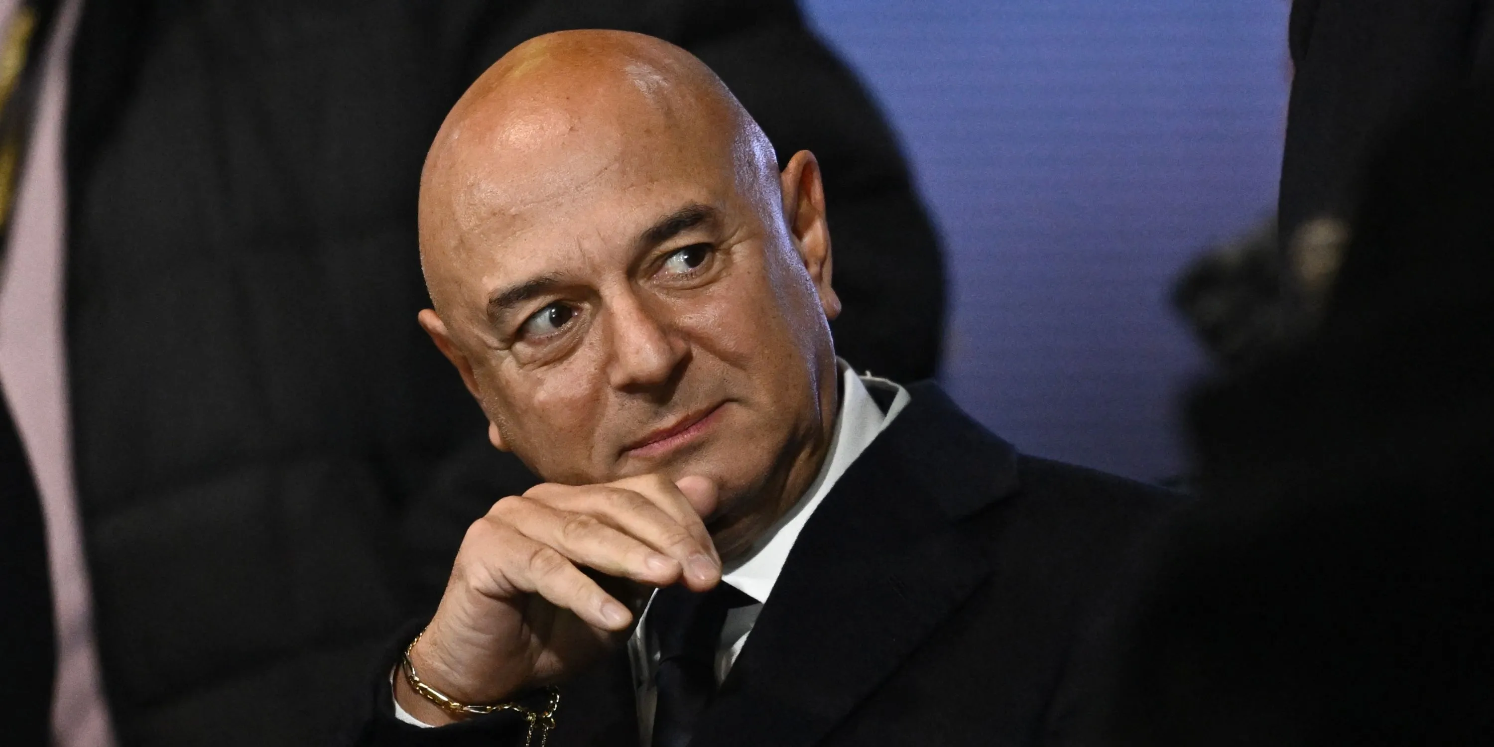 Chủ tịch Daniel Levy của Tottenham nỗ lực trên thị trường chuyển nhượng Ngoại hạng Anh