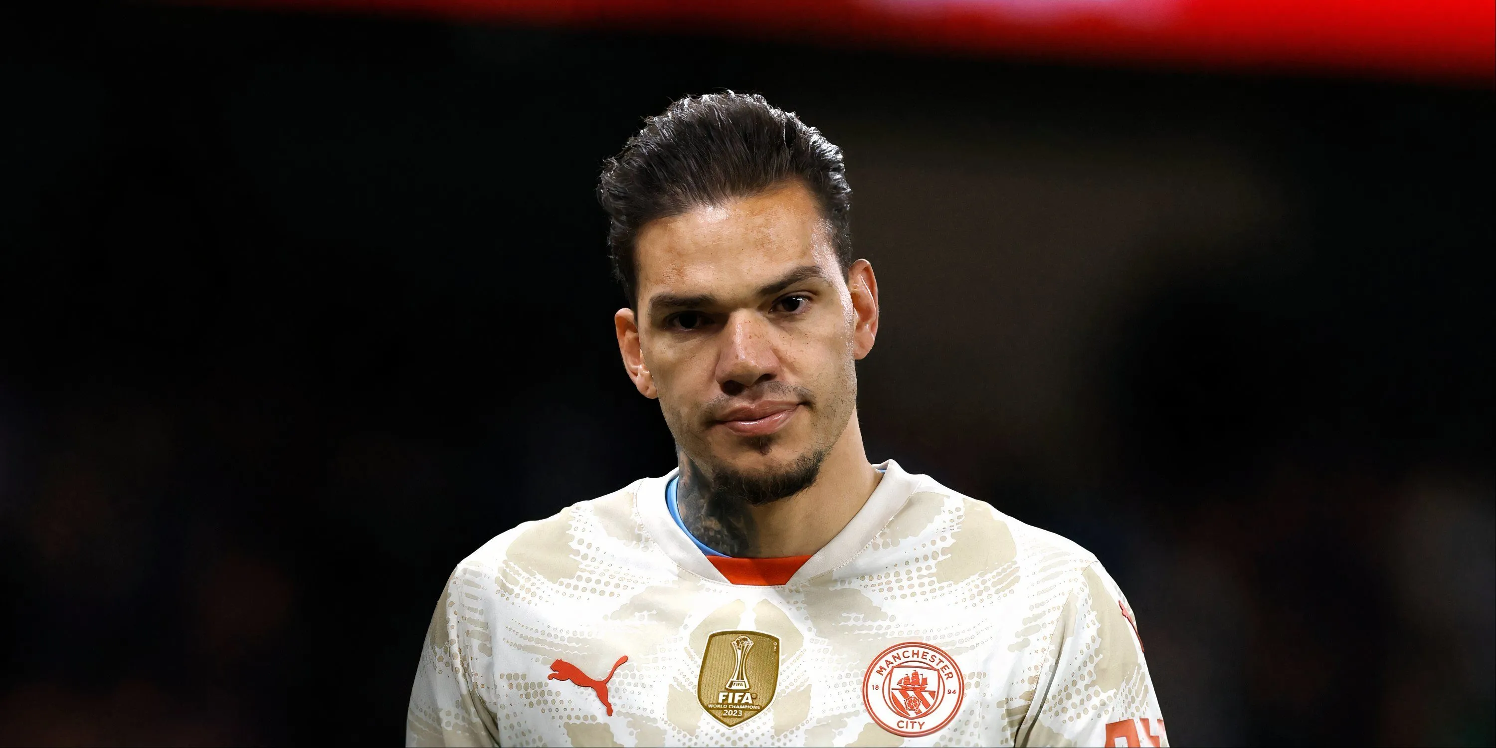 Ederson trong khung gỗ của Manchester City, sắp kết thúc hành trình tại Etihad