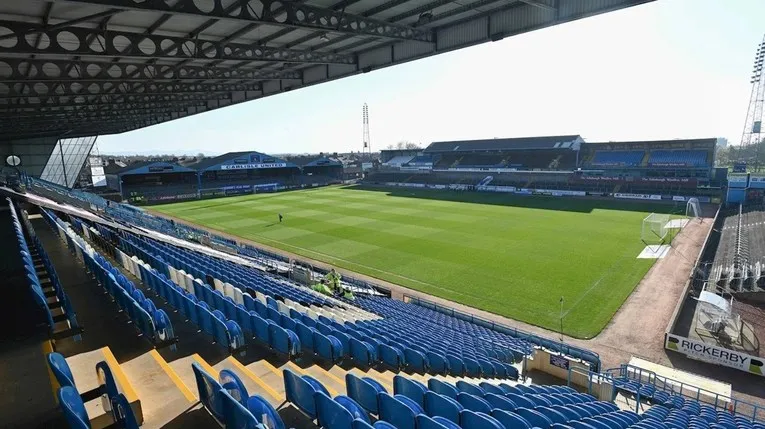 Góc nhìn khán đài sân Brunton Park