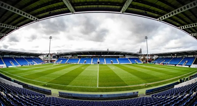 Góc nhìn từ khán đài bên trong sân SMH Group, sân nhà của Chesterfield FC