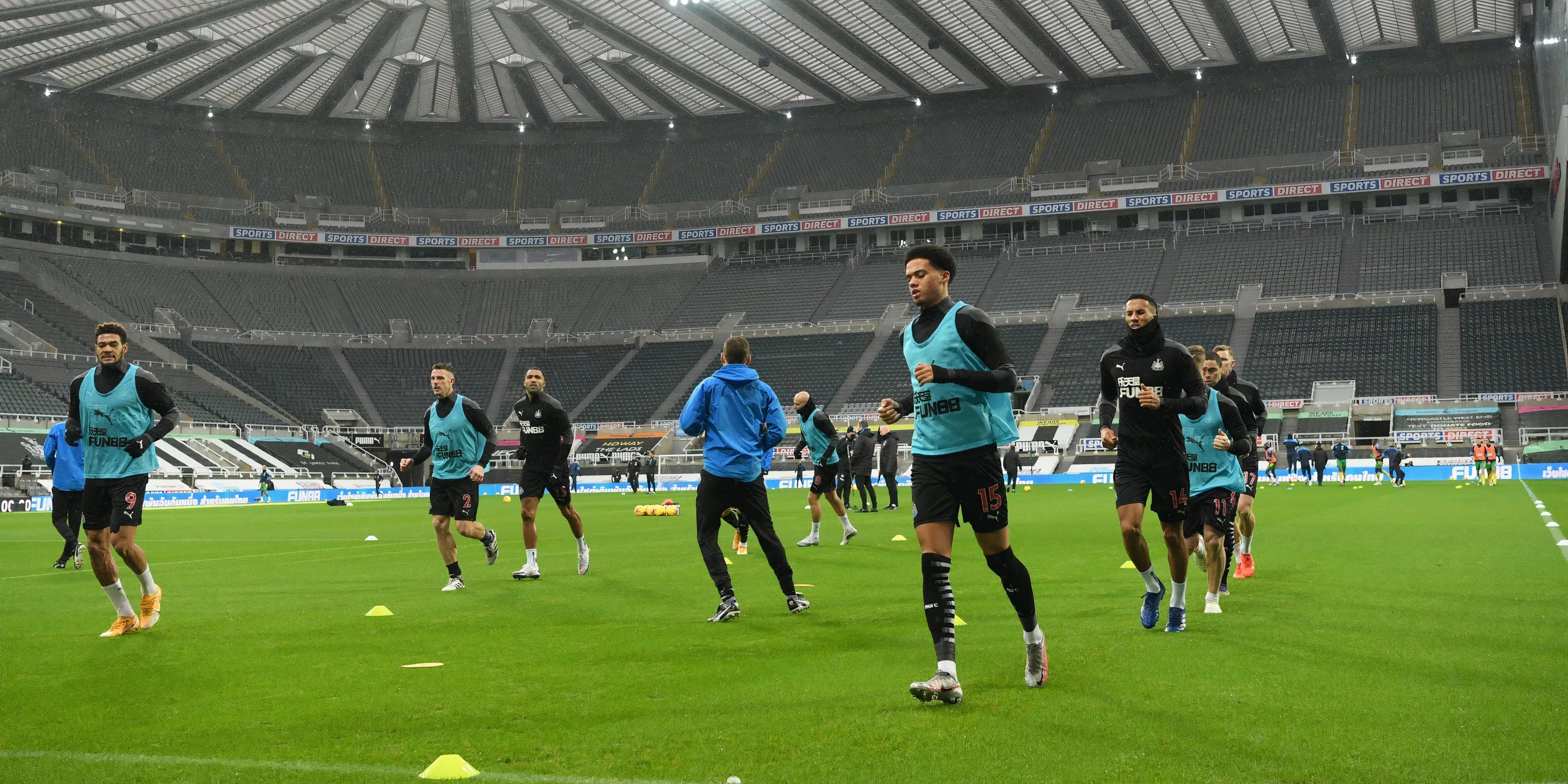 Hậu vệ Jamal Lewis của Newcastle United trong trận đấu tại Premier League