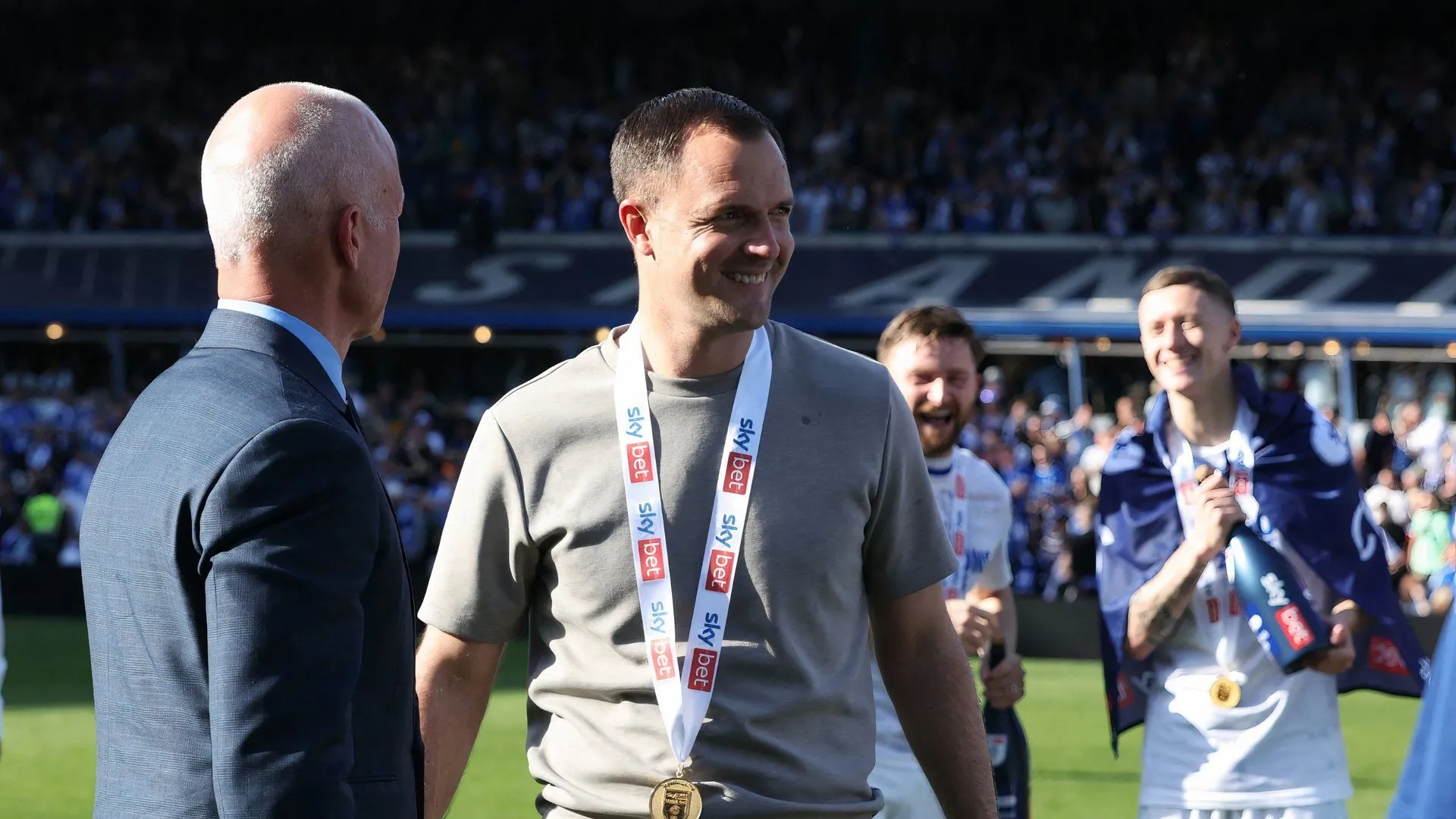 HLV Birmingham City Chris Davies và đồng chủ tịch Tom Wagner