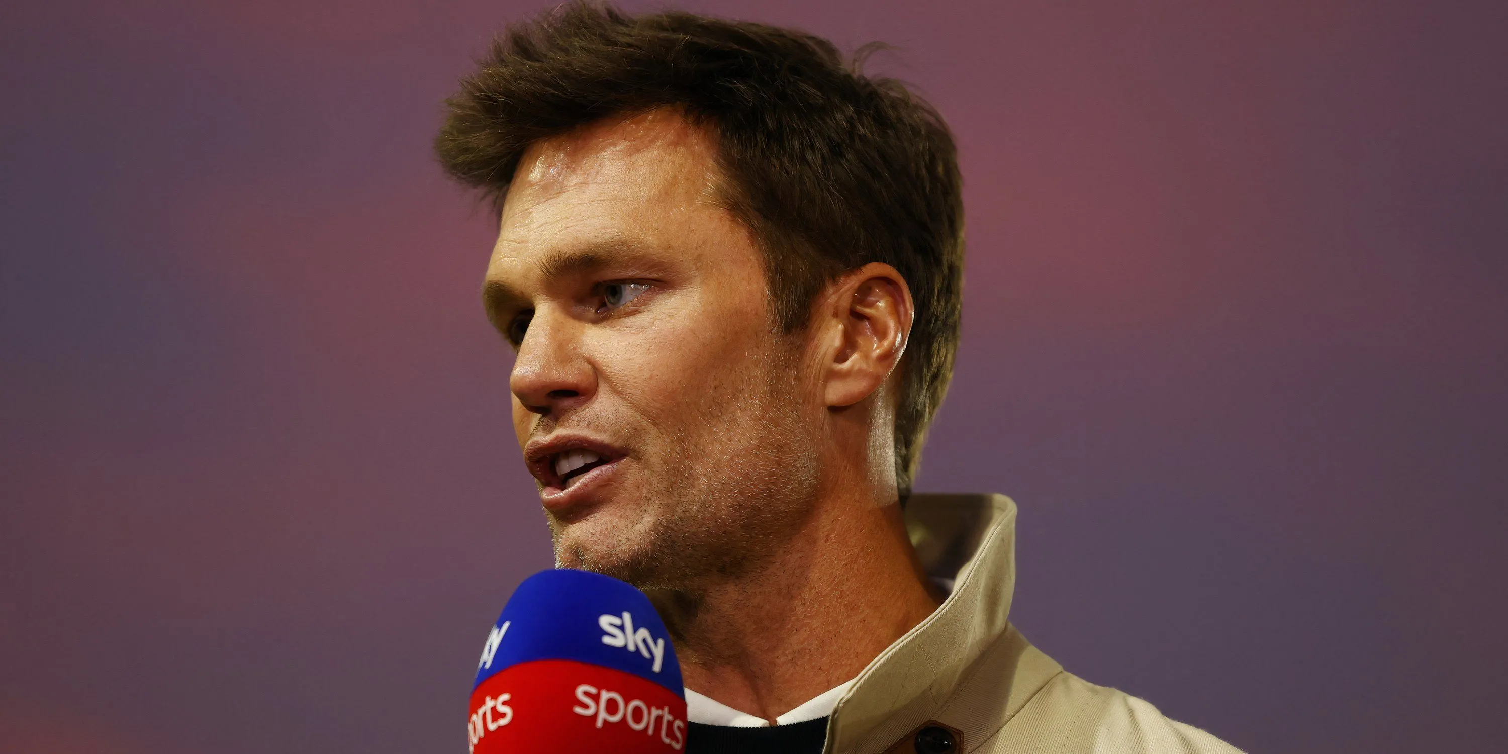 Huyền thoại NFL Tom Brady trên sân Birmingham City