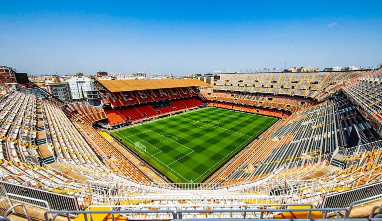 Khán đài ấn tượng tại Sân Mestalla, sân nhà Valencia CF