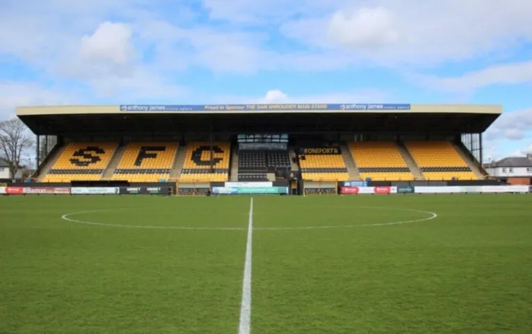 Khán đài chính (Main Stand) tại sân Haig Avenue của Southport FC
