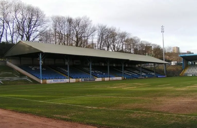 Khán đài West Stand tại The Shay Stadium, Halifax