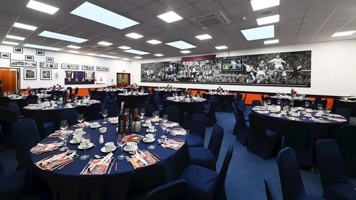 Không gian dịch vụ khách sạn tại Kenilworth Road